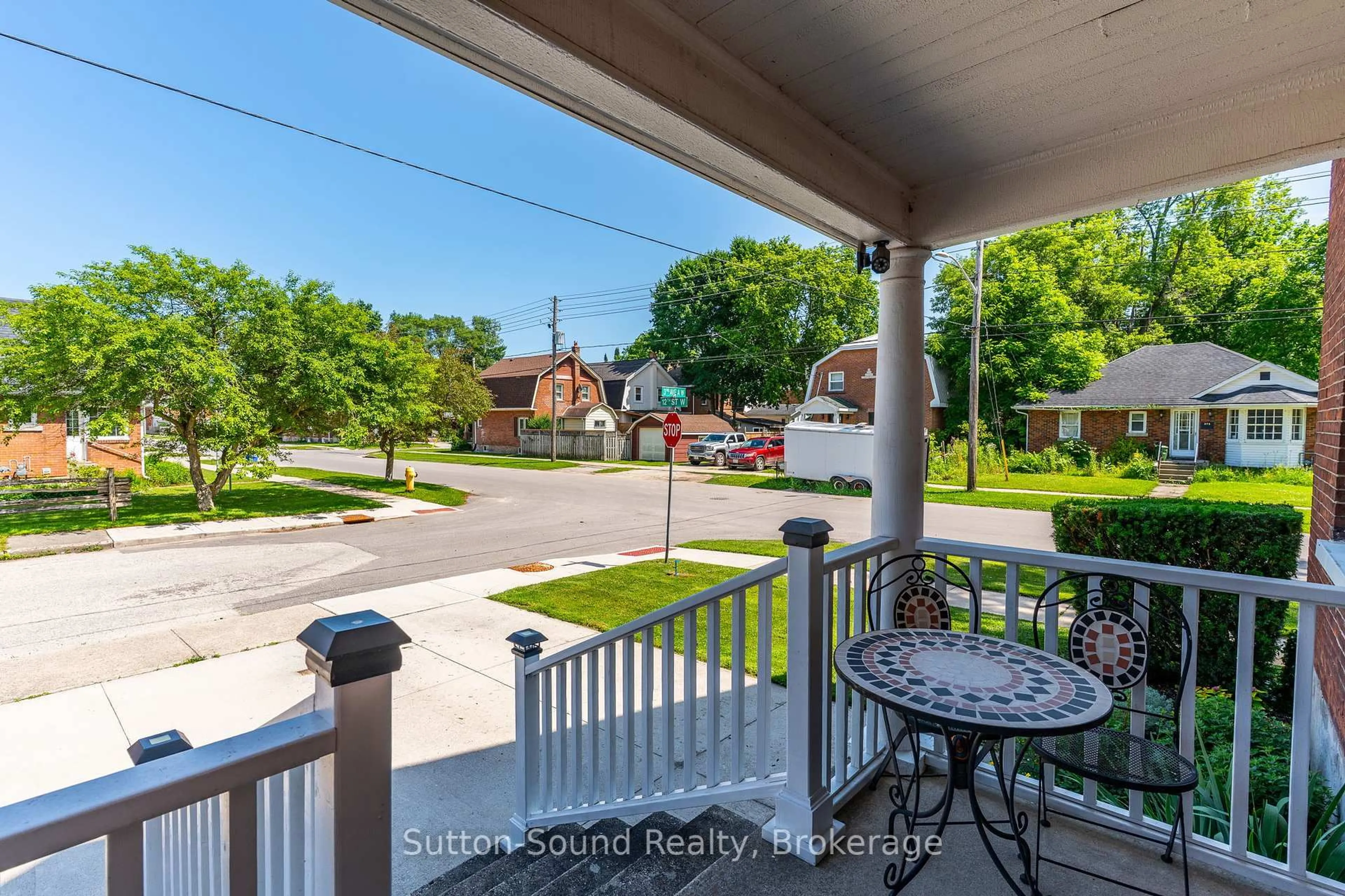 Patio, street for 1204 3rd A Ave, Owen Sound Ontario N4K 4T7