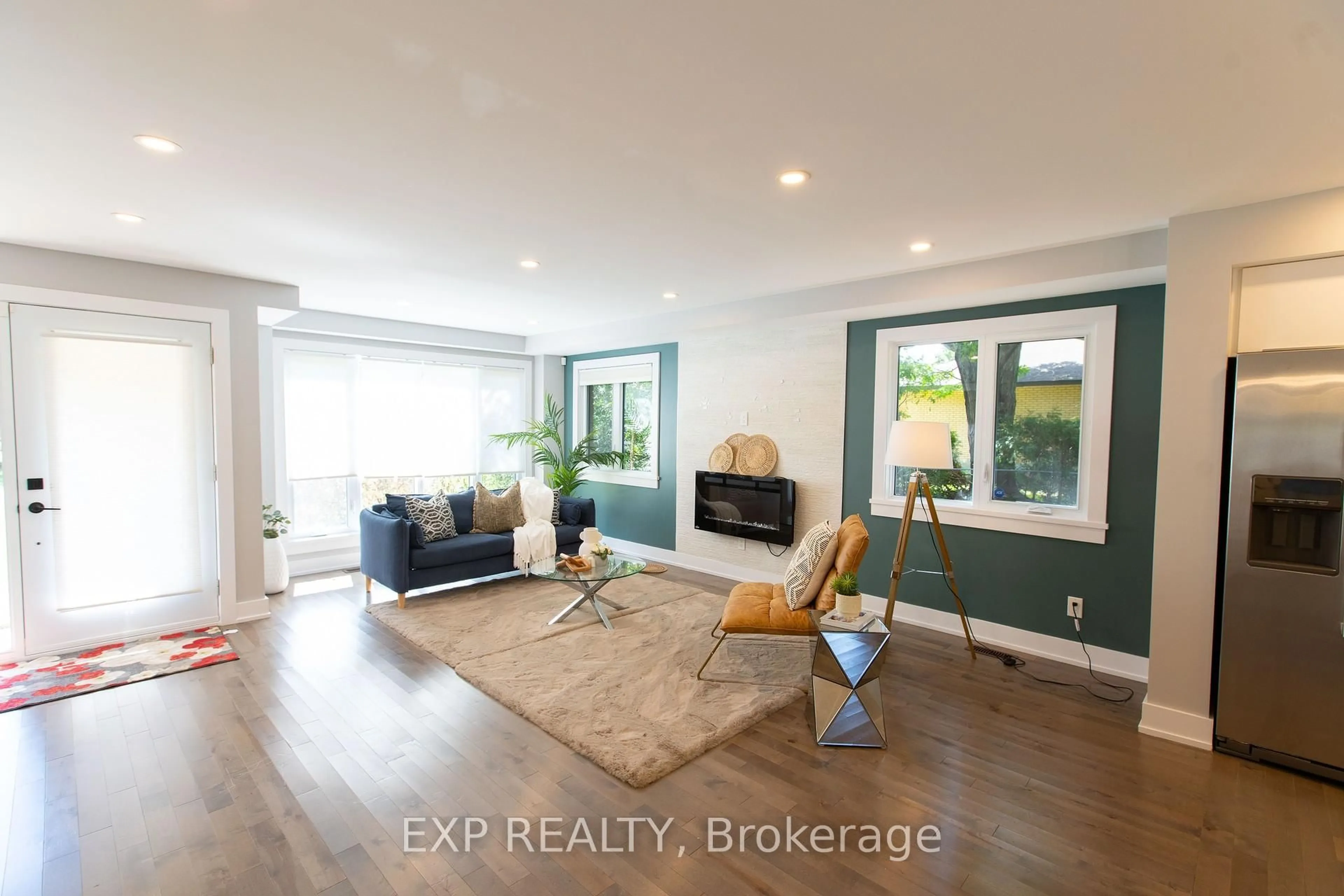 A pic of a room for 21A Gervin St, Ottawa Ontario K2G 0J6