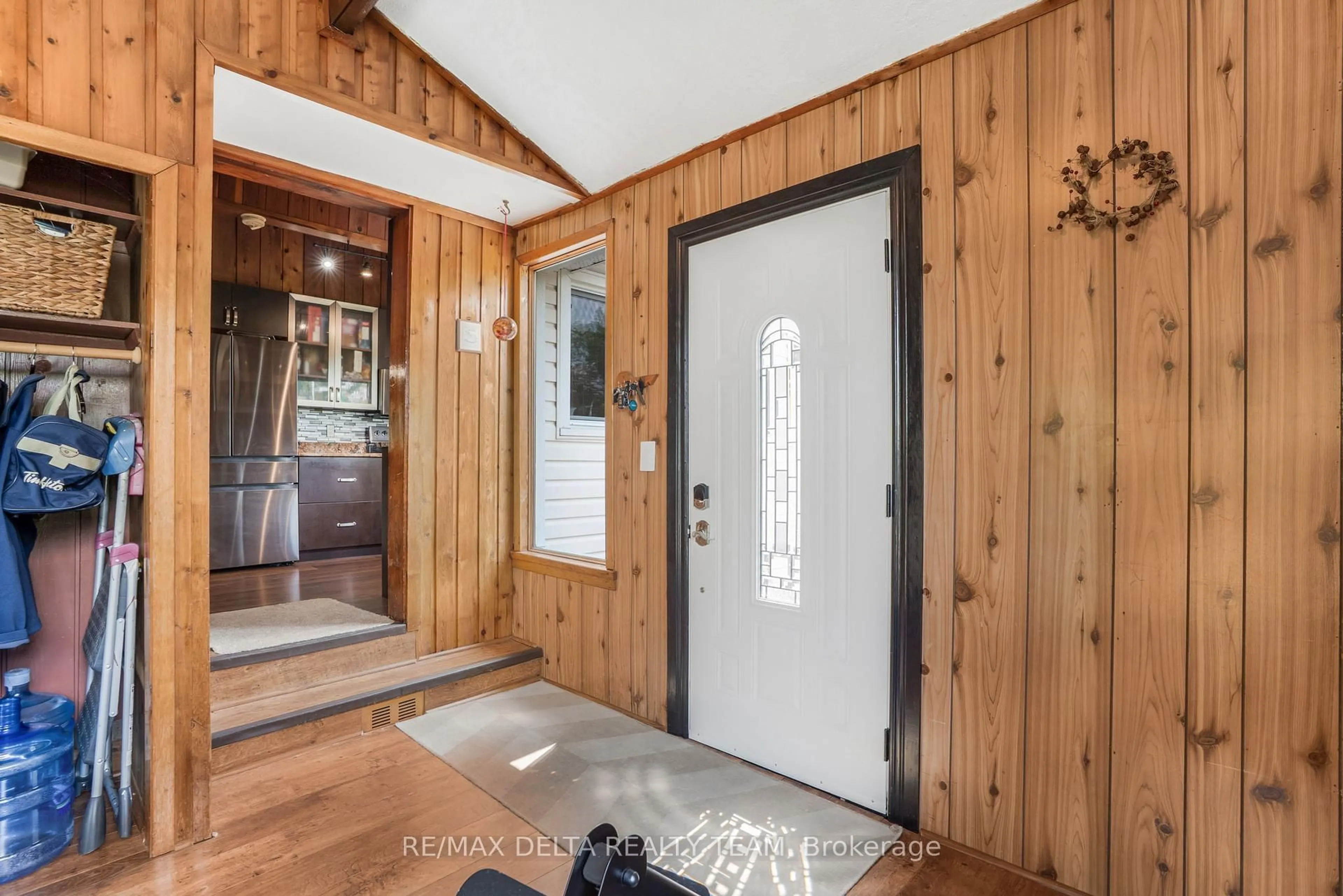 Indoor entryway for 2135 Jennings Rd, North Dundas Ontario K0E 1S0