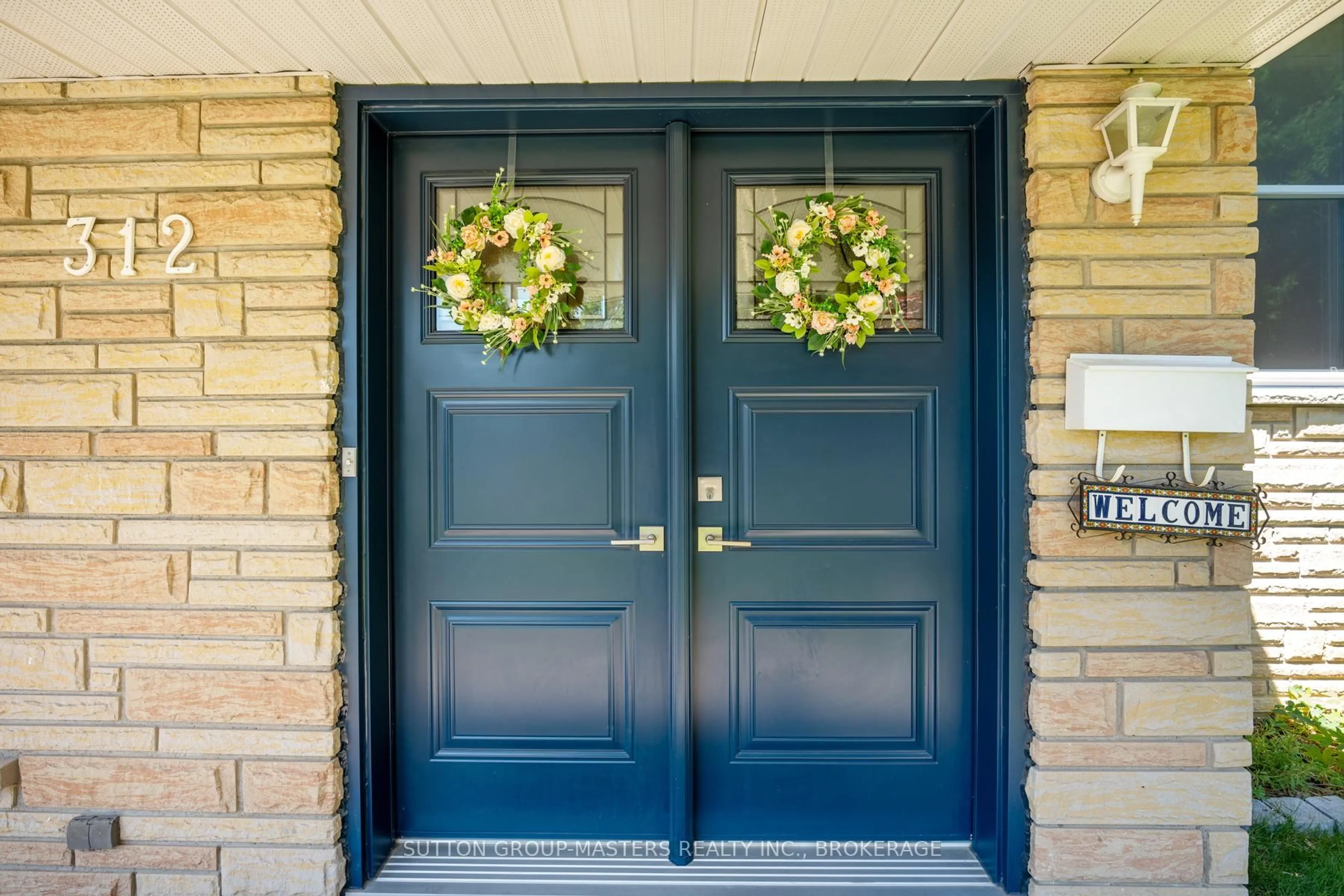 Indoor entryway for 312 Boxwood St, Kingston Ontario K7M 6A6