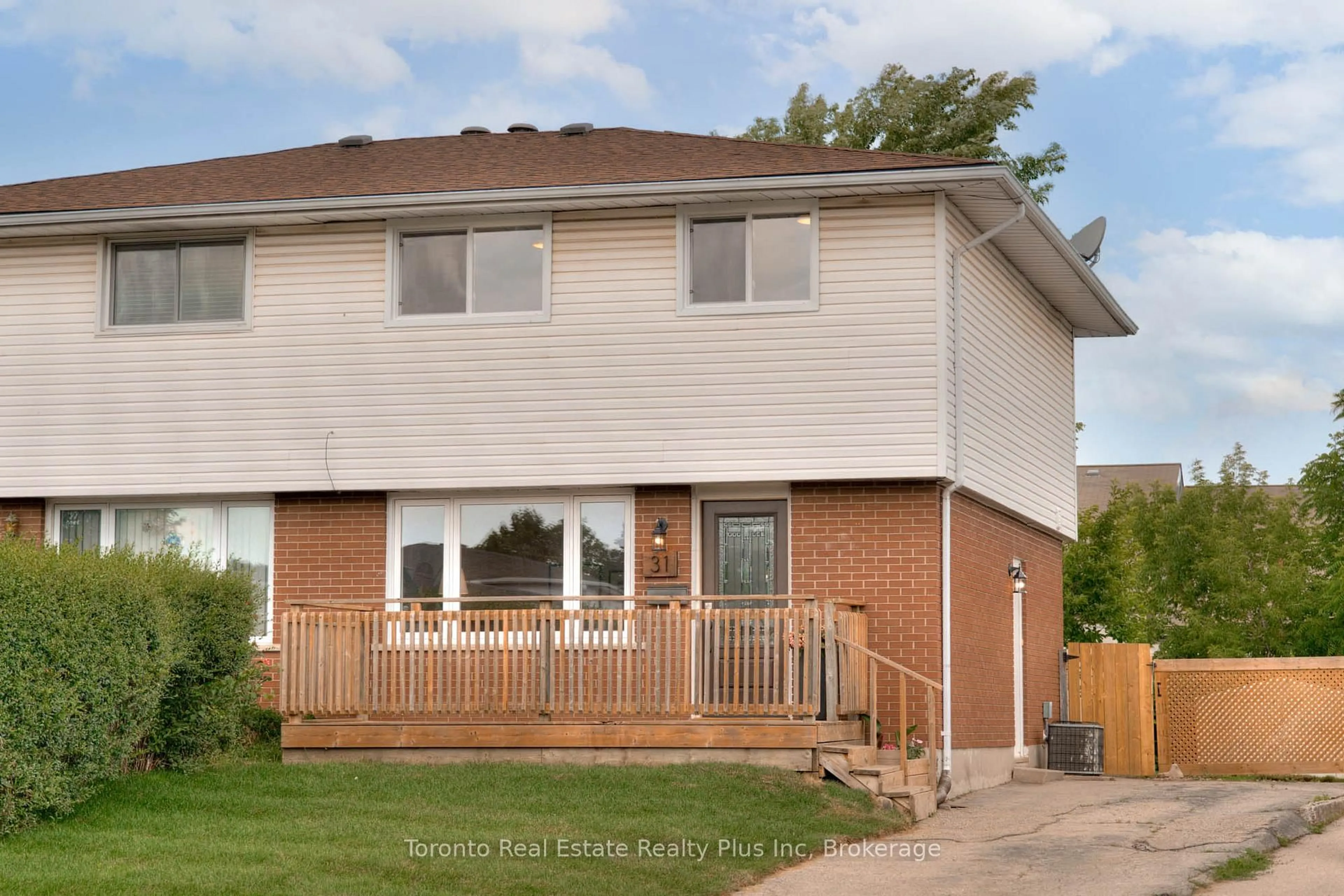 Unknown for 31 Roberts Cres, Kitchener Ontario N2E 1A6