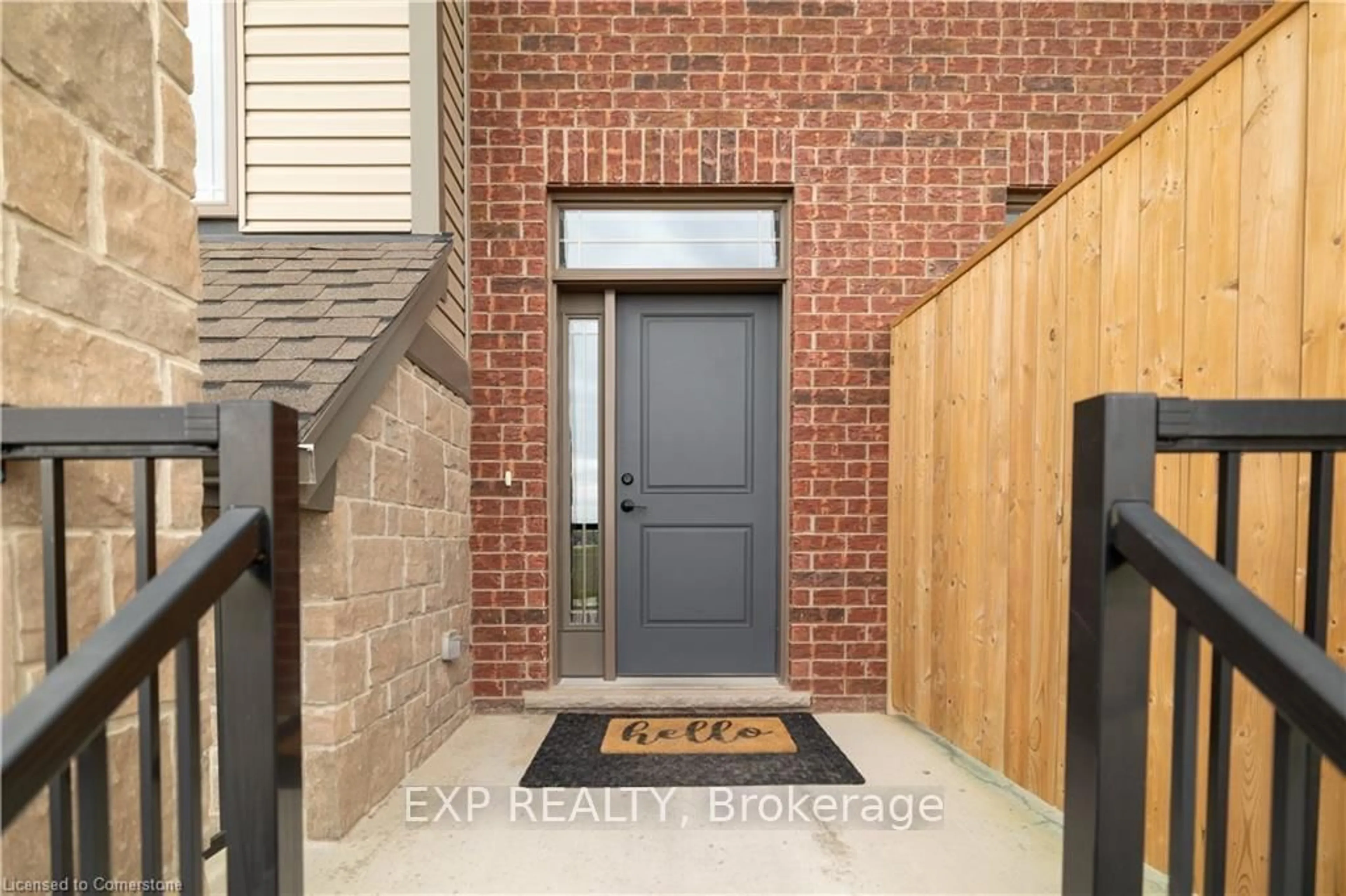 Indoor entryway for 108 Loxleigh Lane, Woolwich Ontario N0B 1M0
