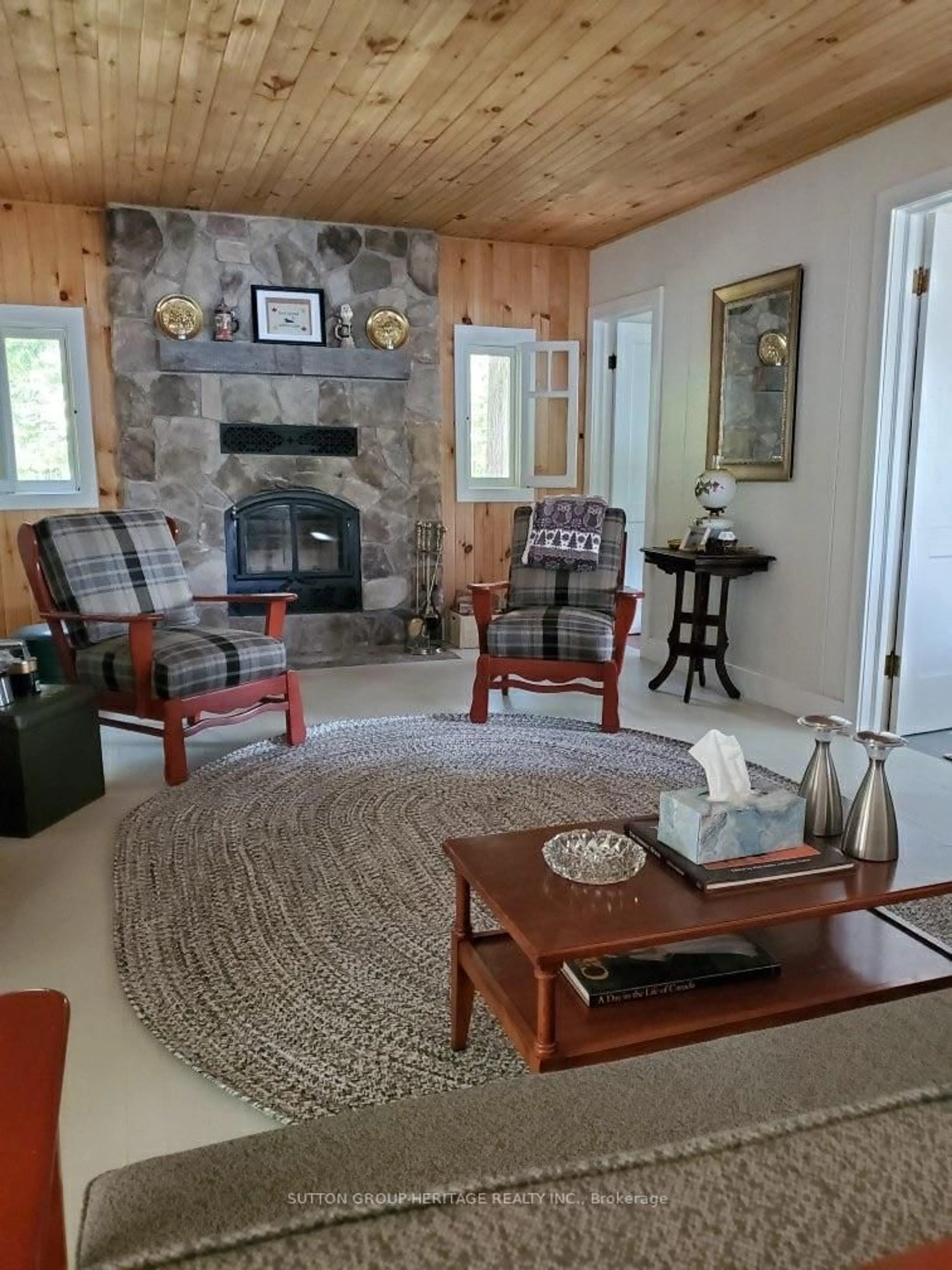 Living room with furniture, unknown for 909 ASHBY LAKE WA Rd, Denbigh Ontario K0H 1L0