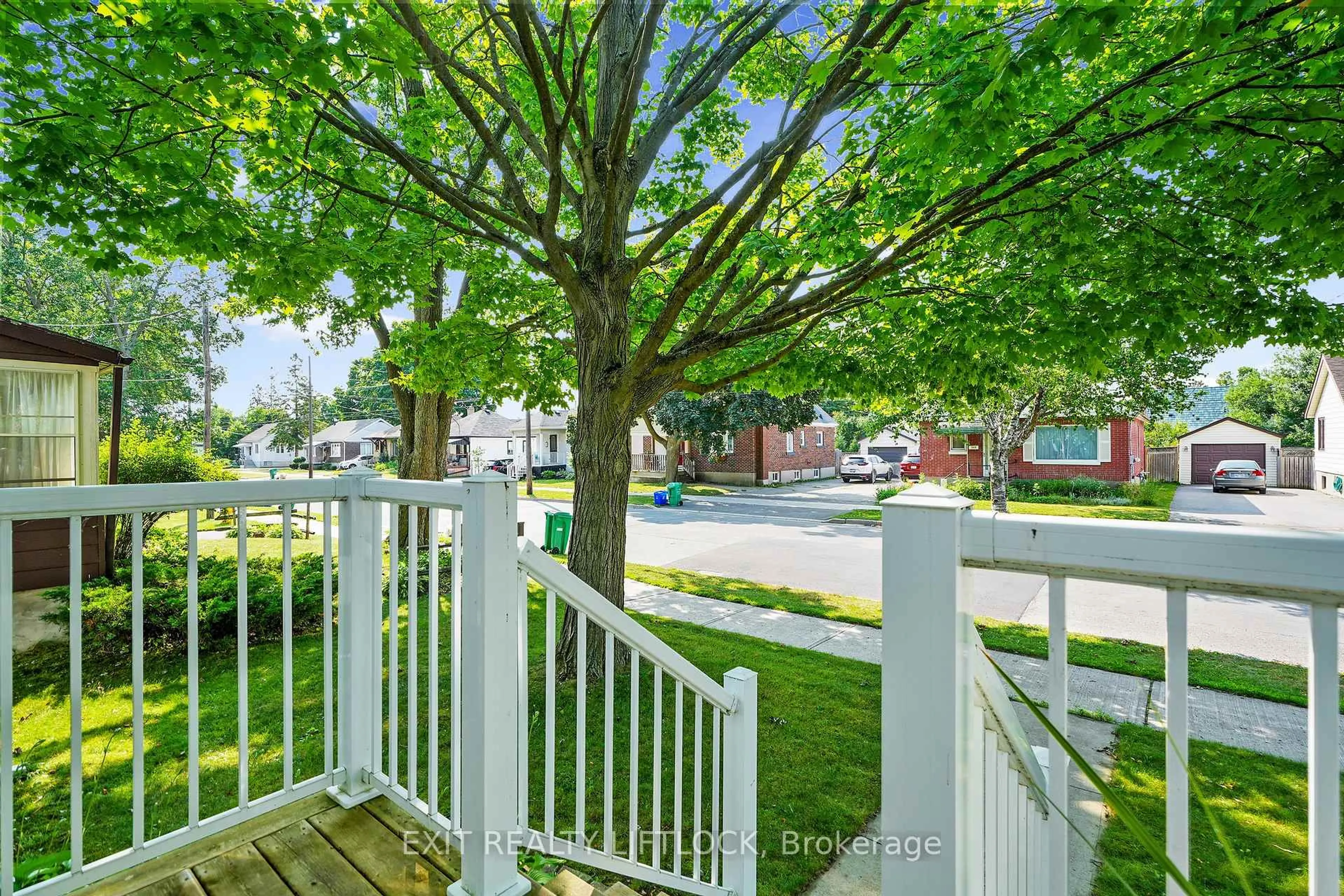 Patio, street for 548 King George St, Peterborough South Ontario K9J 1S4