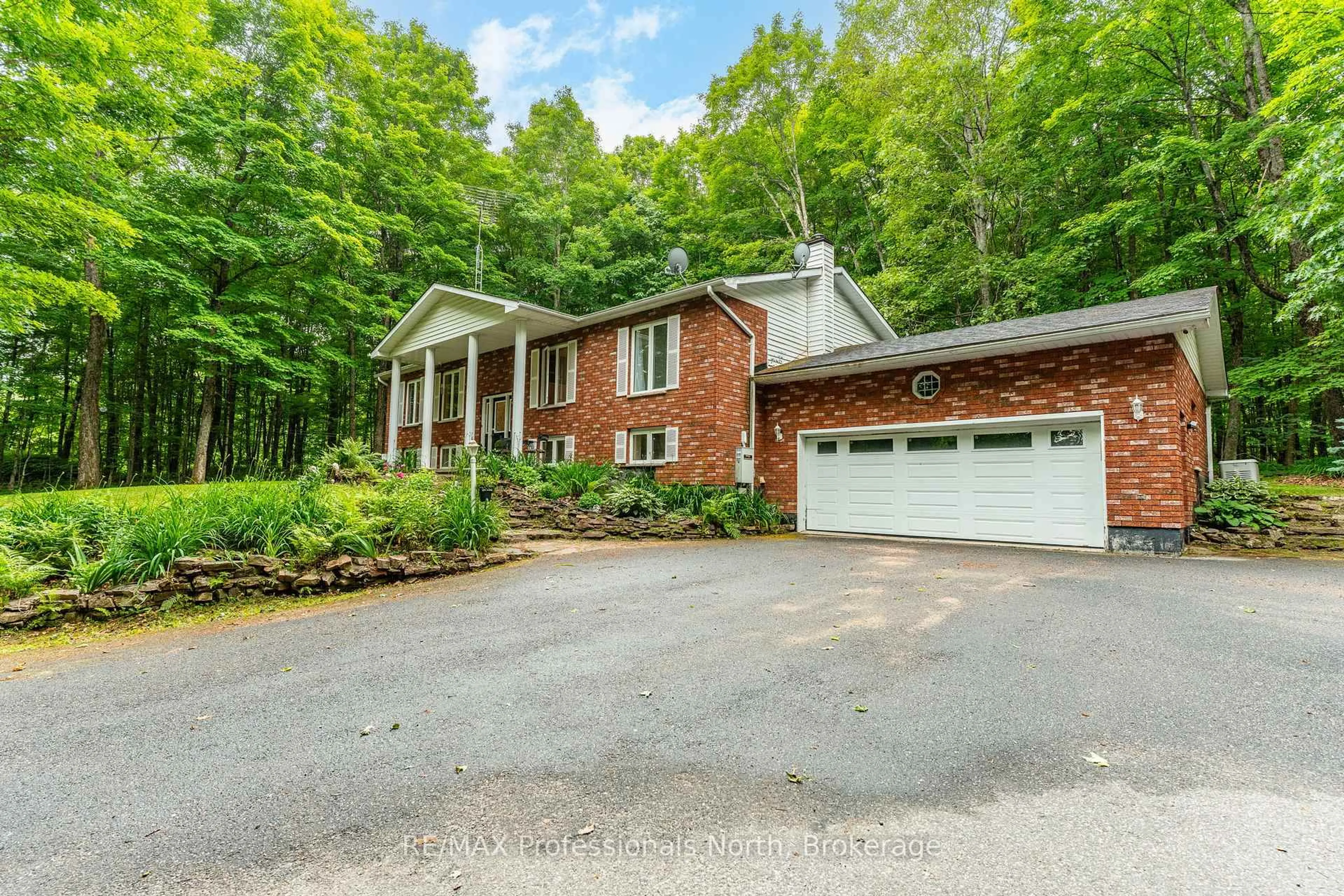 Home with brick exterior material, unknown for 1277 Horseshoe Lake Rd, Minden Hills Ontario K0M 2K0