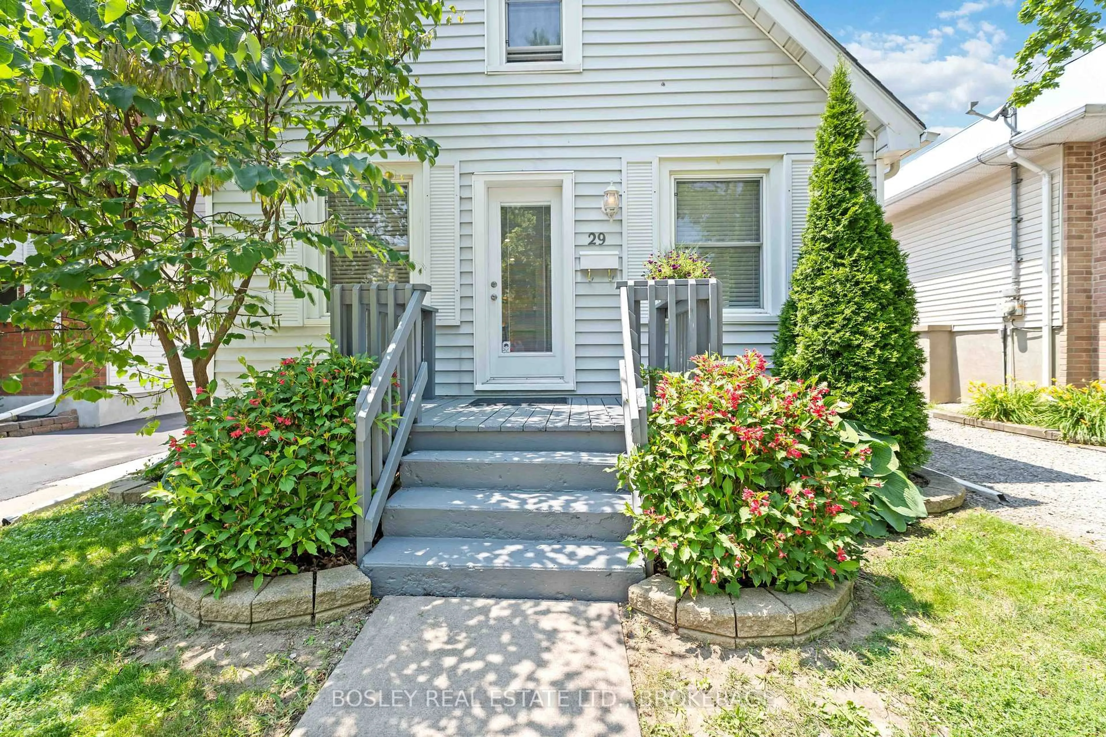 Unknown for 29 Mildred Ave, St. Catharines Ontario L2R 6J2