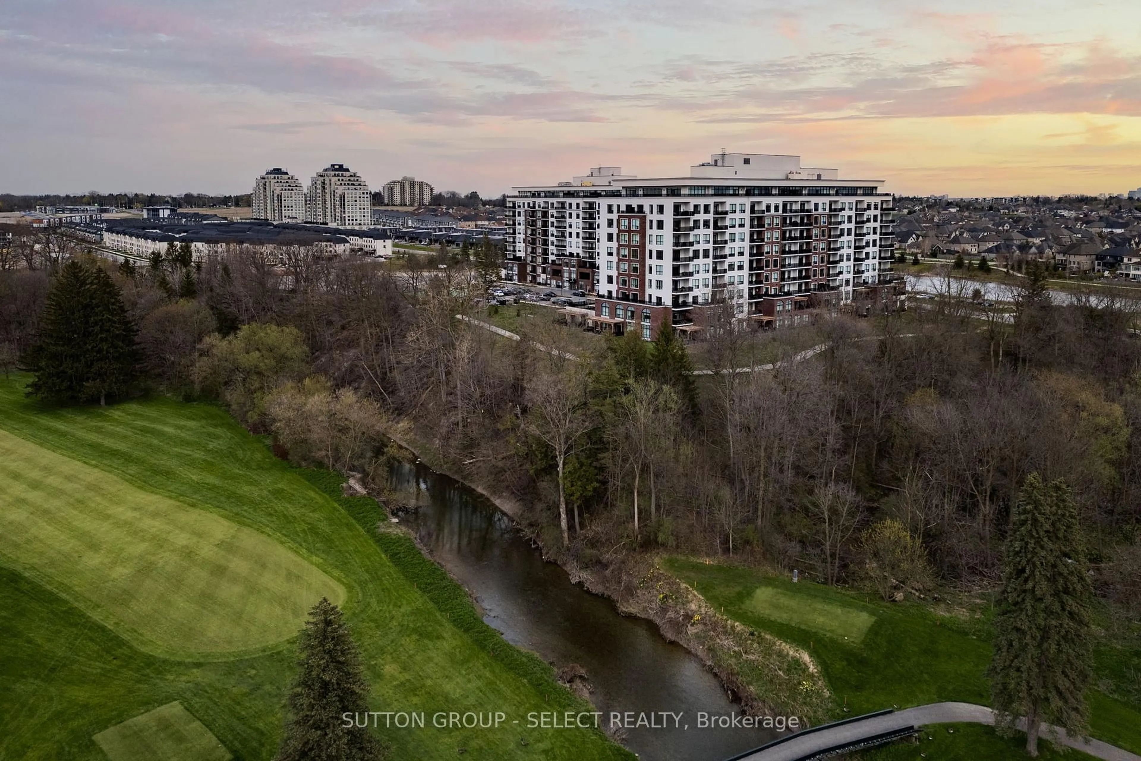 A pic from outside/outdoor area/front of a property/back of a property/a pic from drone, water/lake/river/ocean view for 460 Callaway Rd #1001, London North Ontario N6G 0Z2