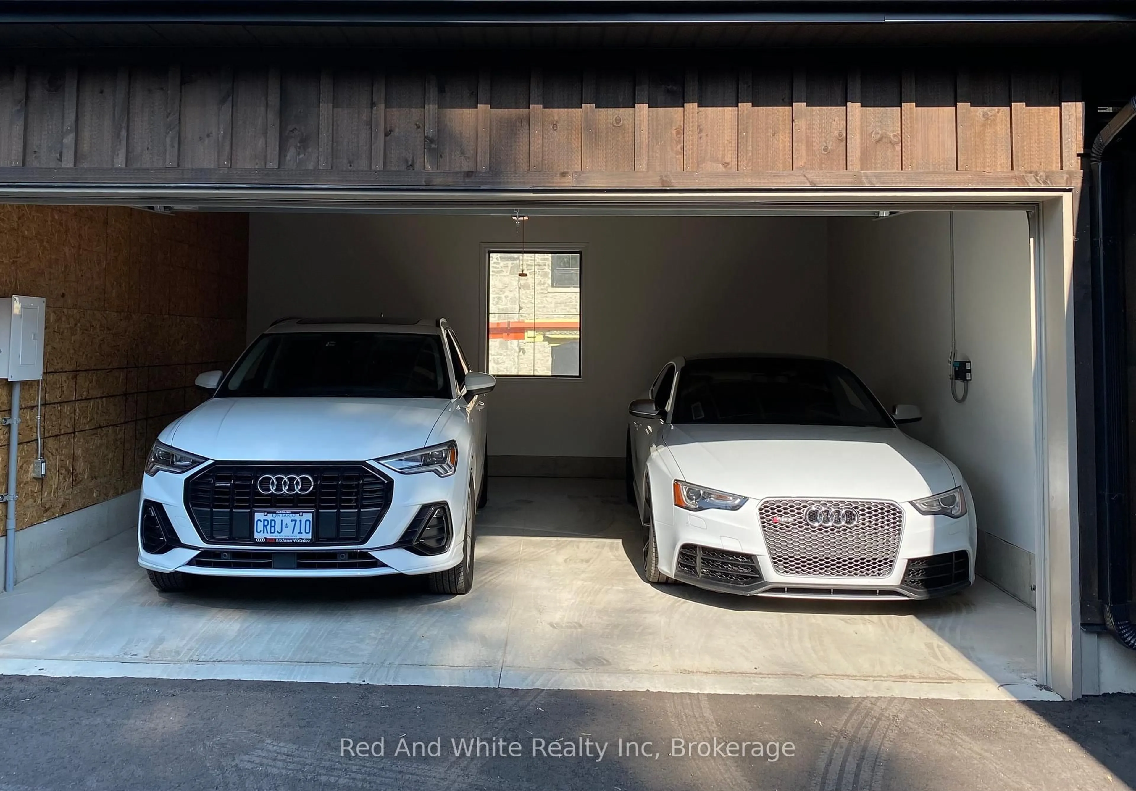 Indoor garage for 19 Guelph Ave #107, Cambridge Ontario N3C 1A2