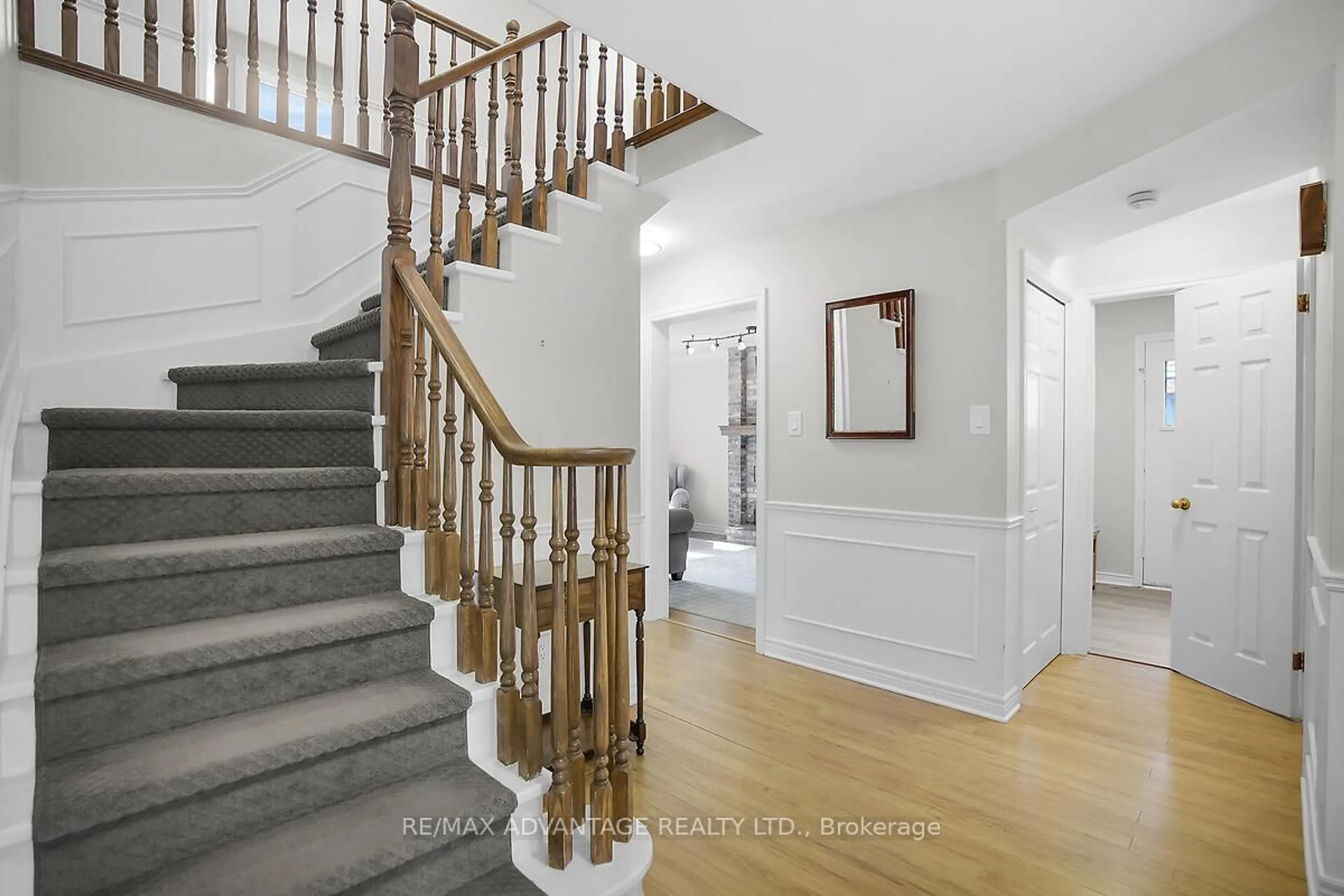Stairs for 187 Chalfont Cres, London North Ontario N6H 4X9