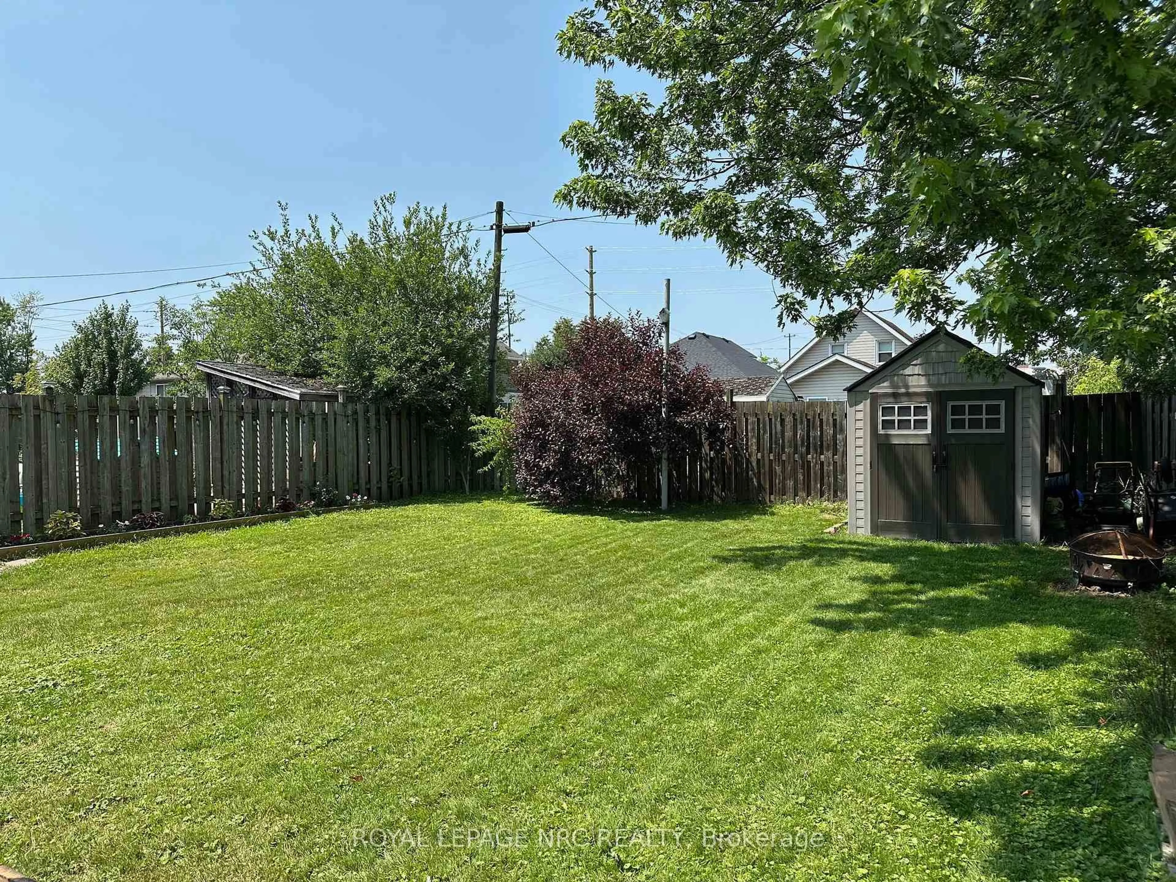 Shed for 270 Beatrice St, Welland Ontario L3B 2Z7