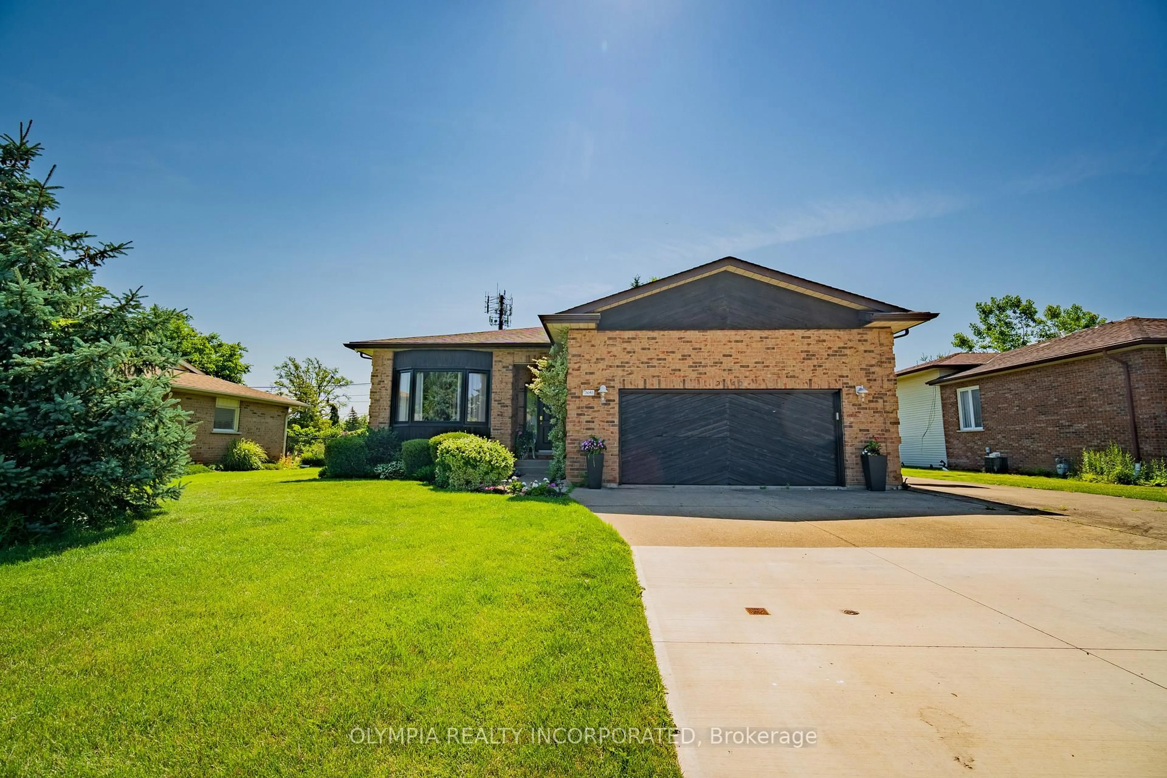 Home with brick exterior material, street for 3640 Rapids View Dr, Niagara Falls Ontario L2G 6C4
