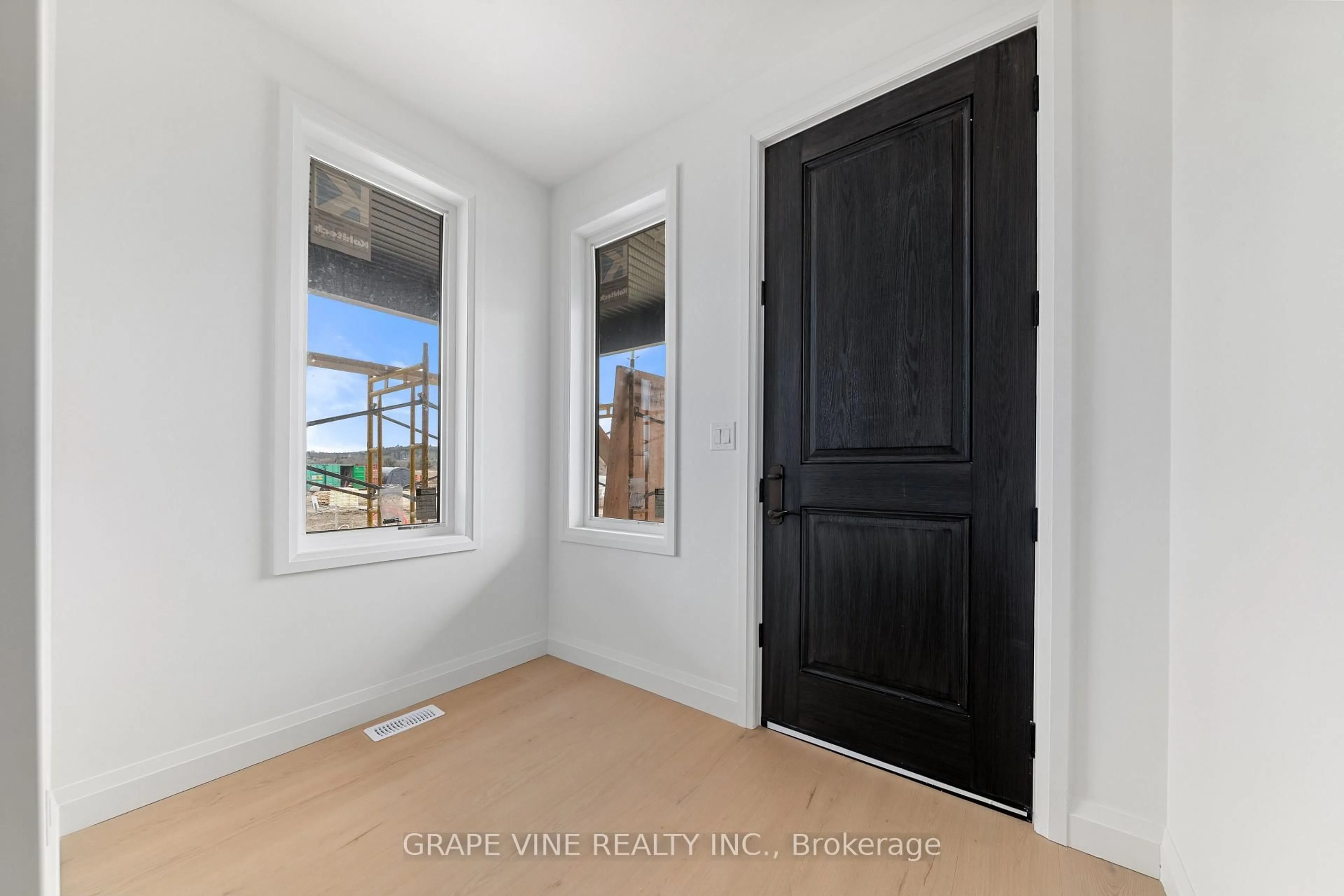 Indoor entryway for 126 Royal Gala Dr, Brighton Ontario K0K 1H0