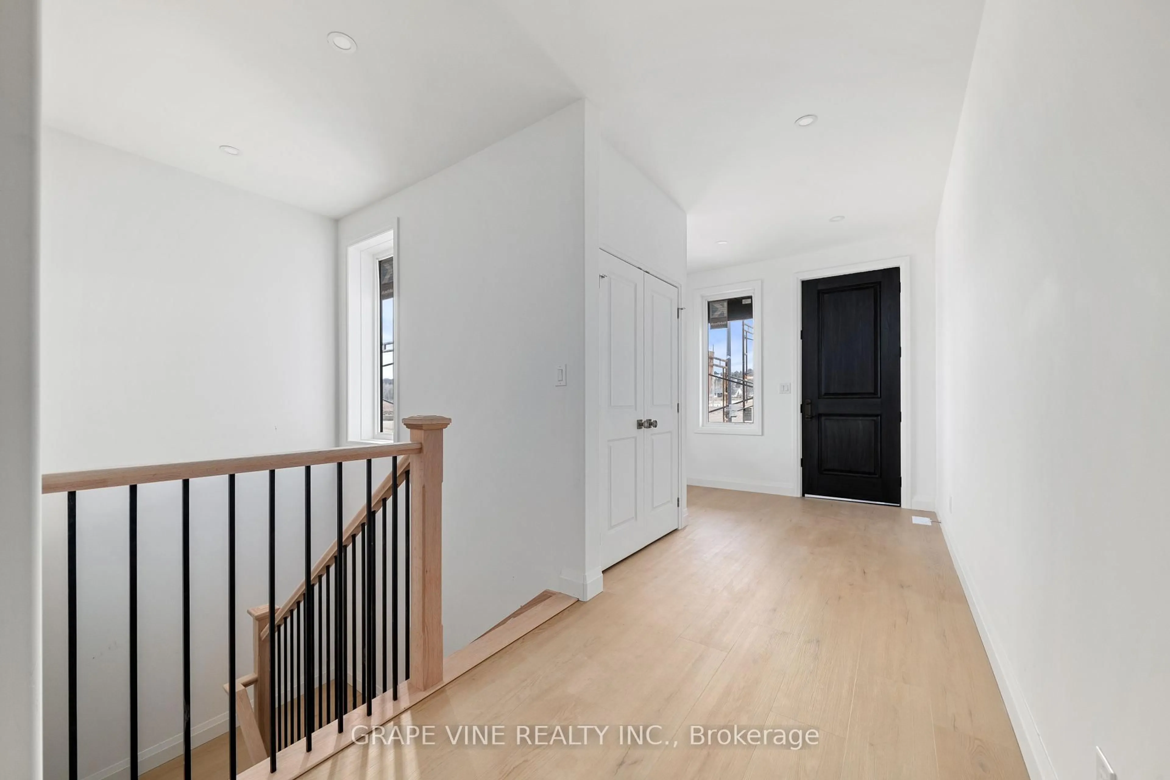 Indoor entryway for 126 Royal Gala Dr, Brighton Ontario K0K 1H0