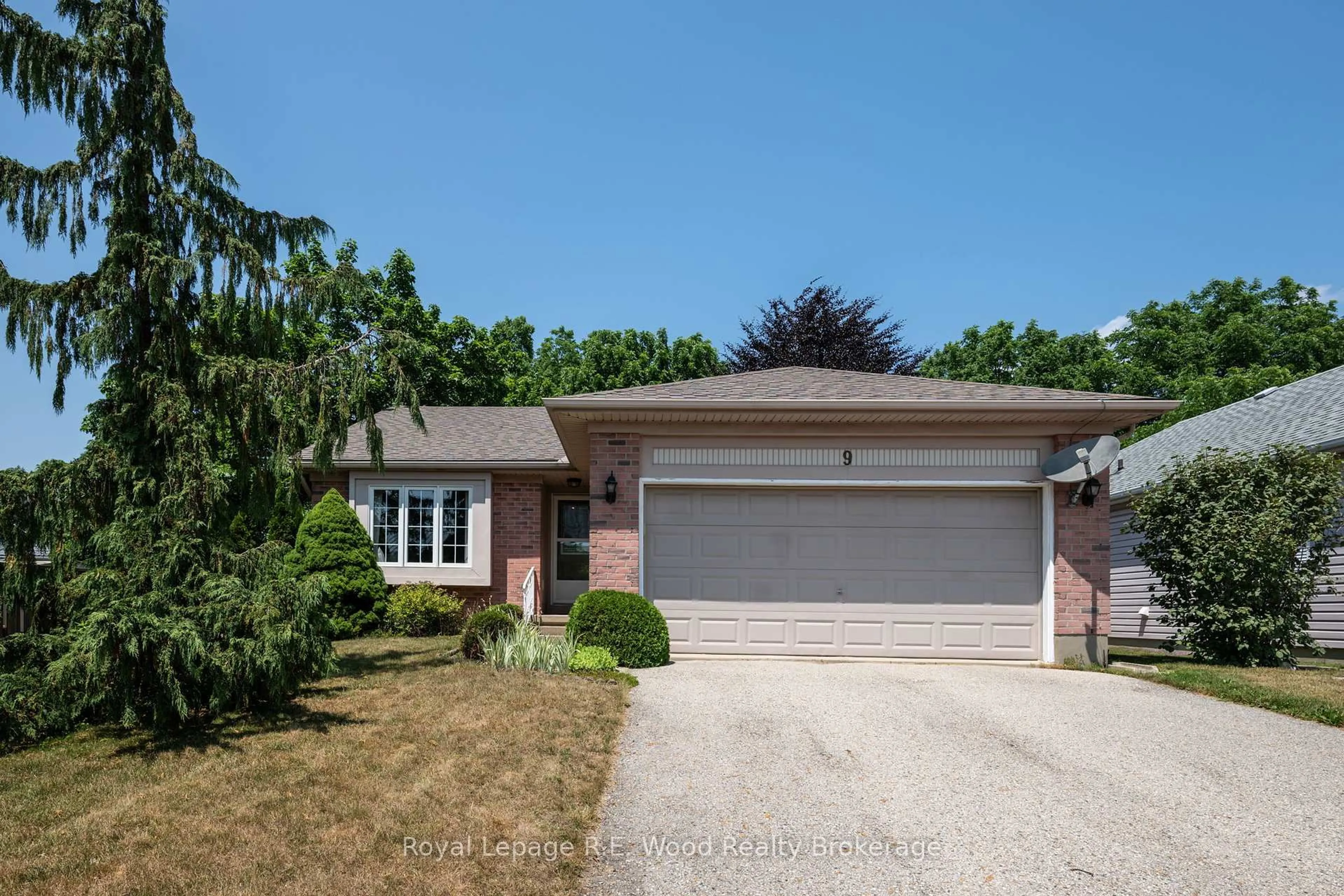 Home with brick exterior material, street for 9 Alexander Dr, Aylmer Ontario N5H 3G4