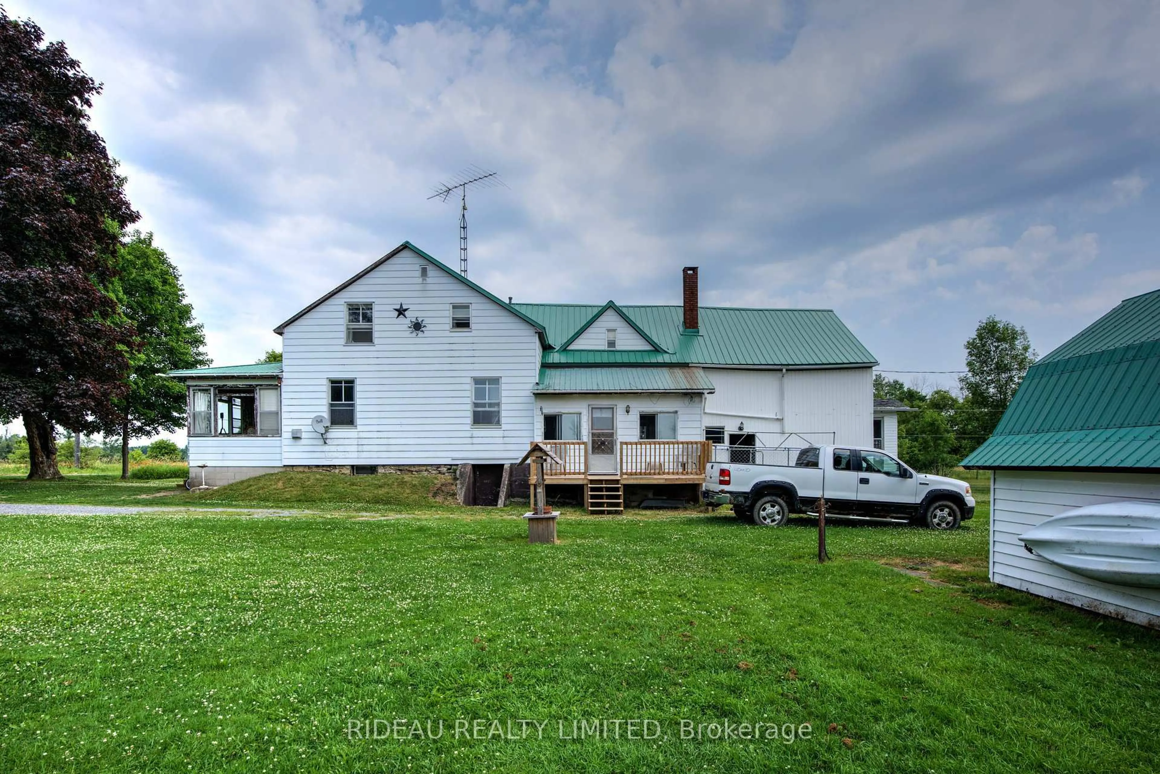 A pic from outside/outdoor area/front of a property/back of a property/a pic from drone, building for 2403 Forfar Rd, Rideau Lakes Ontario K0G 1V0