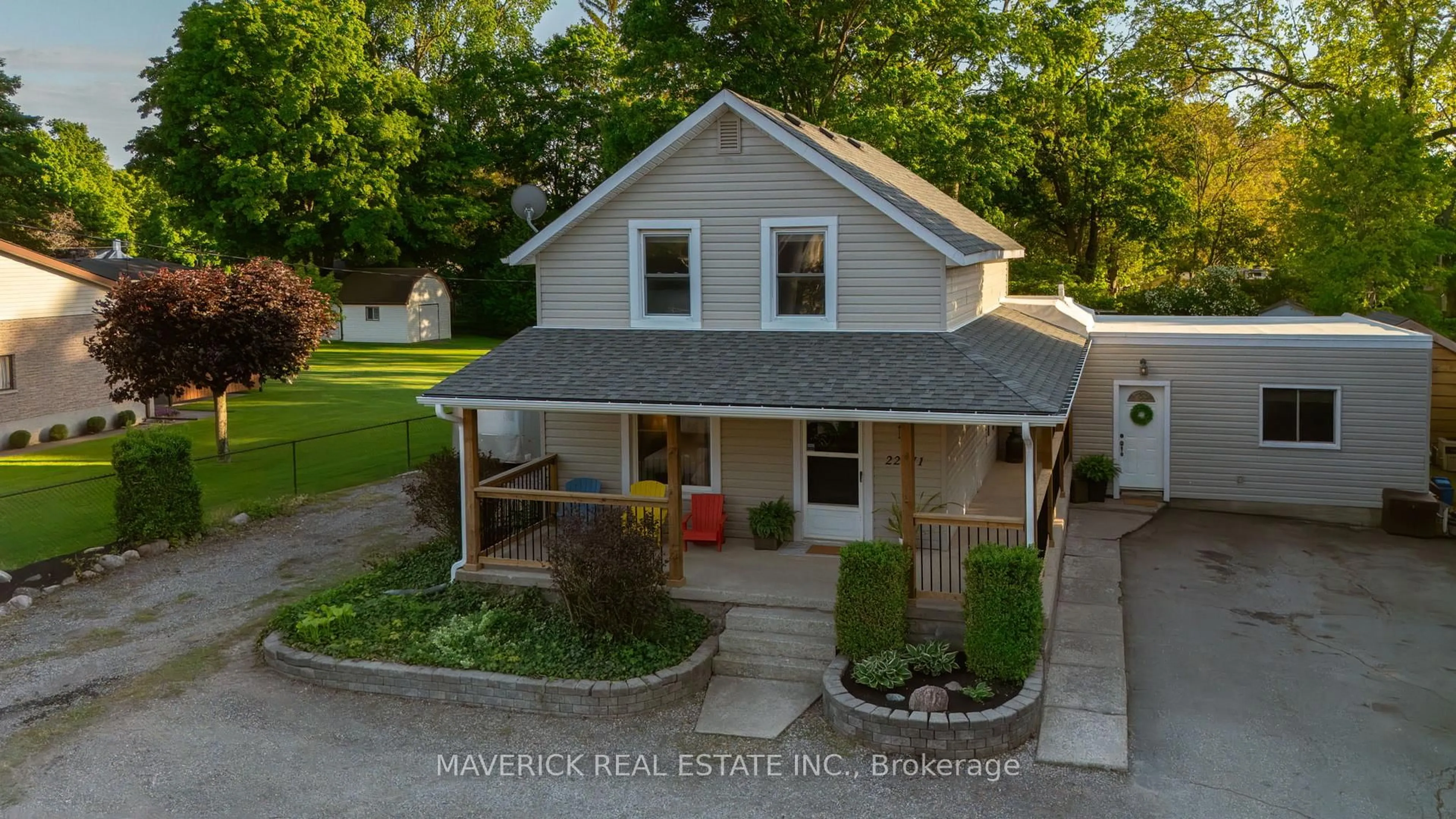 A pic from outside/outdoor area/front of a property/back of a property/a pic from drone, street for 22371 Adelaide Rd, Strathroy Caradoc Ontario N0L 1W0