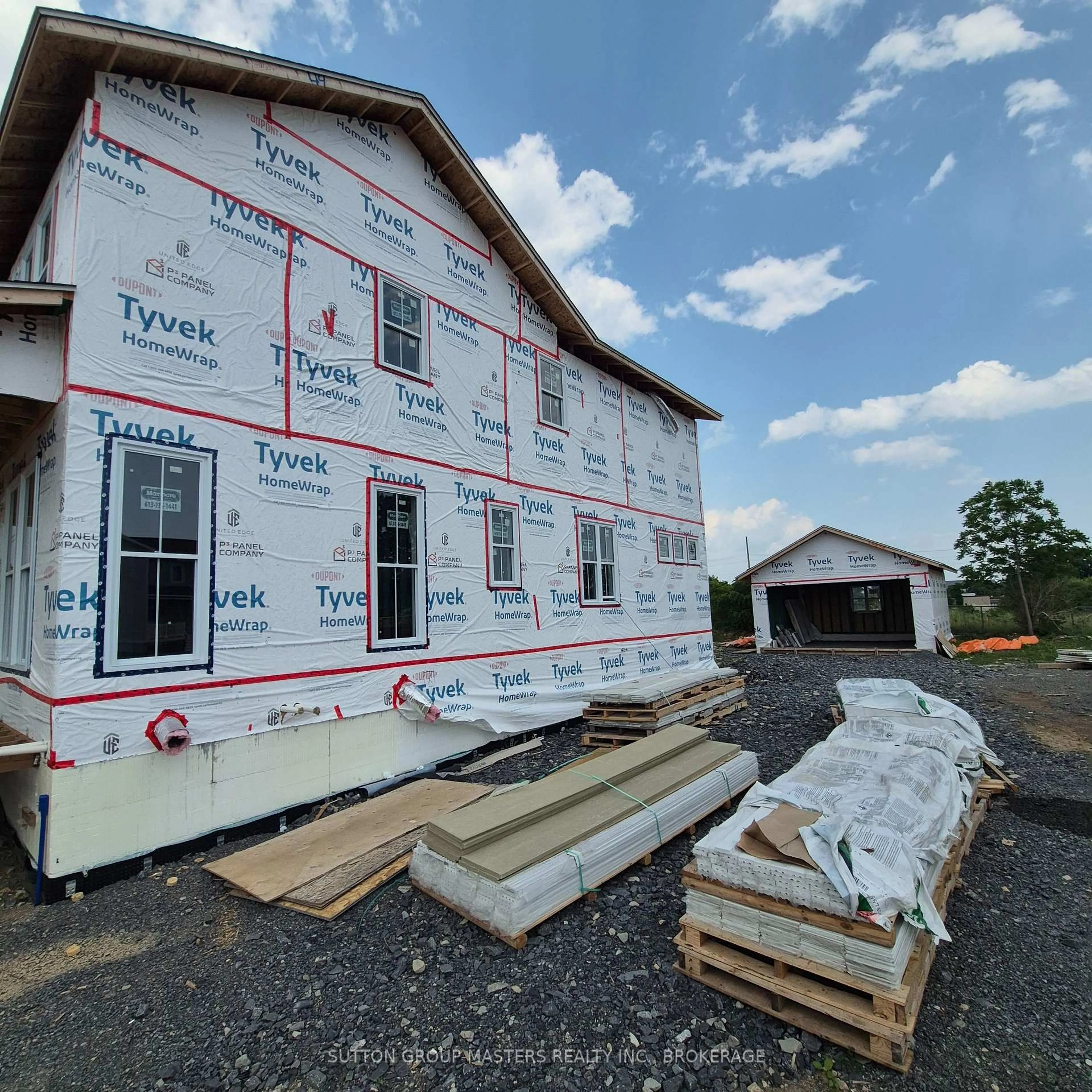 Home with vinyl exterior material, building for 264 Old Kiln Cres, Kingston Ontario K7K 0L7