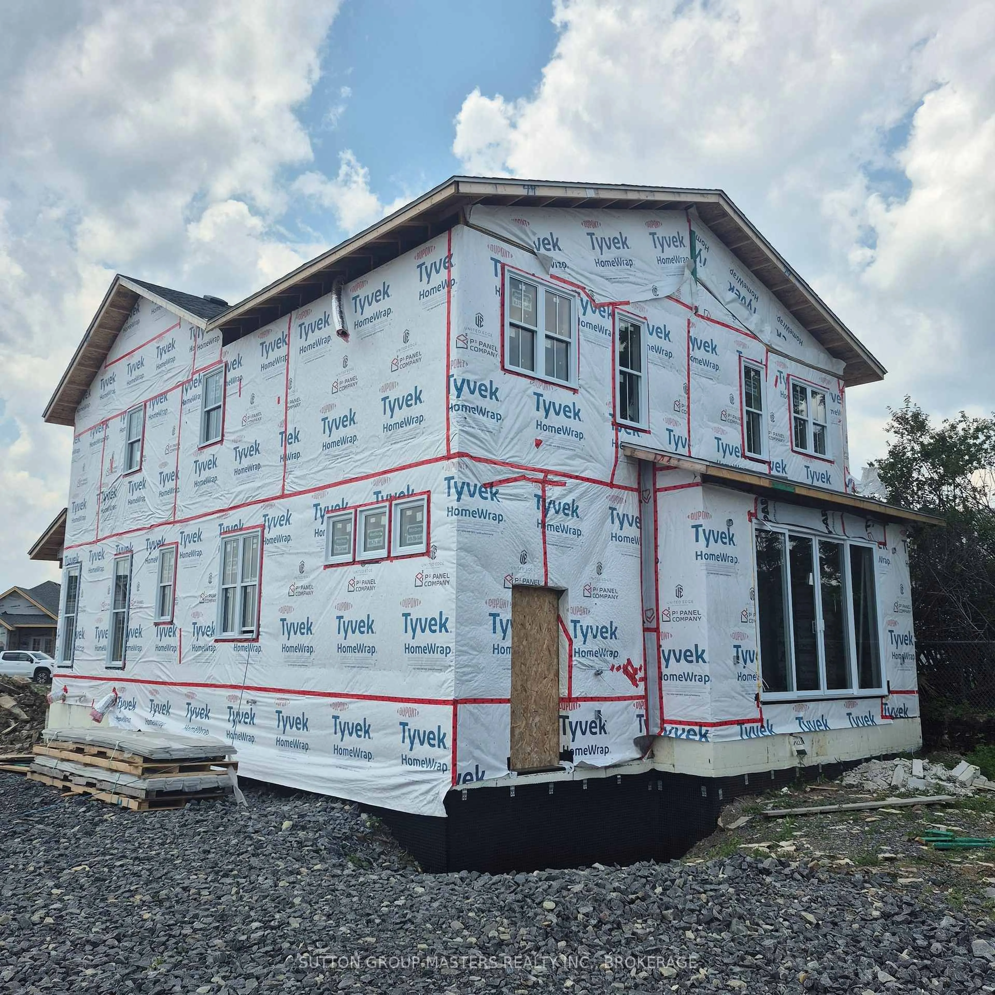 Home with vinyl exterior material, building for 264 Old Kiln Cres, Kingston Ontario K7K 0L7
