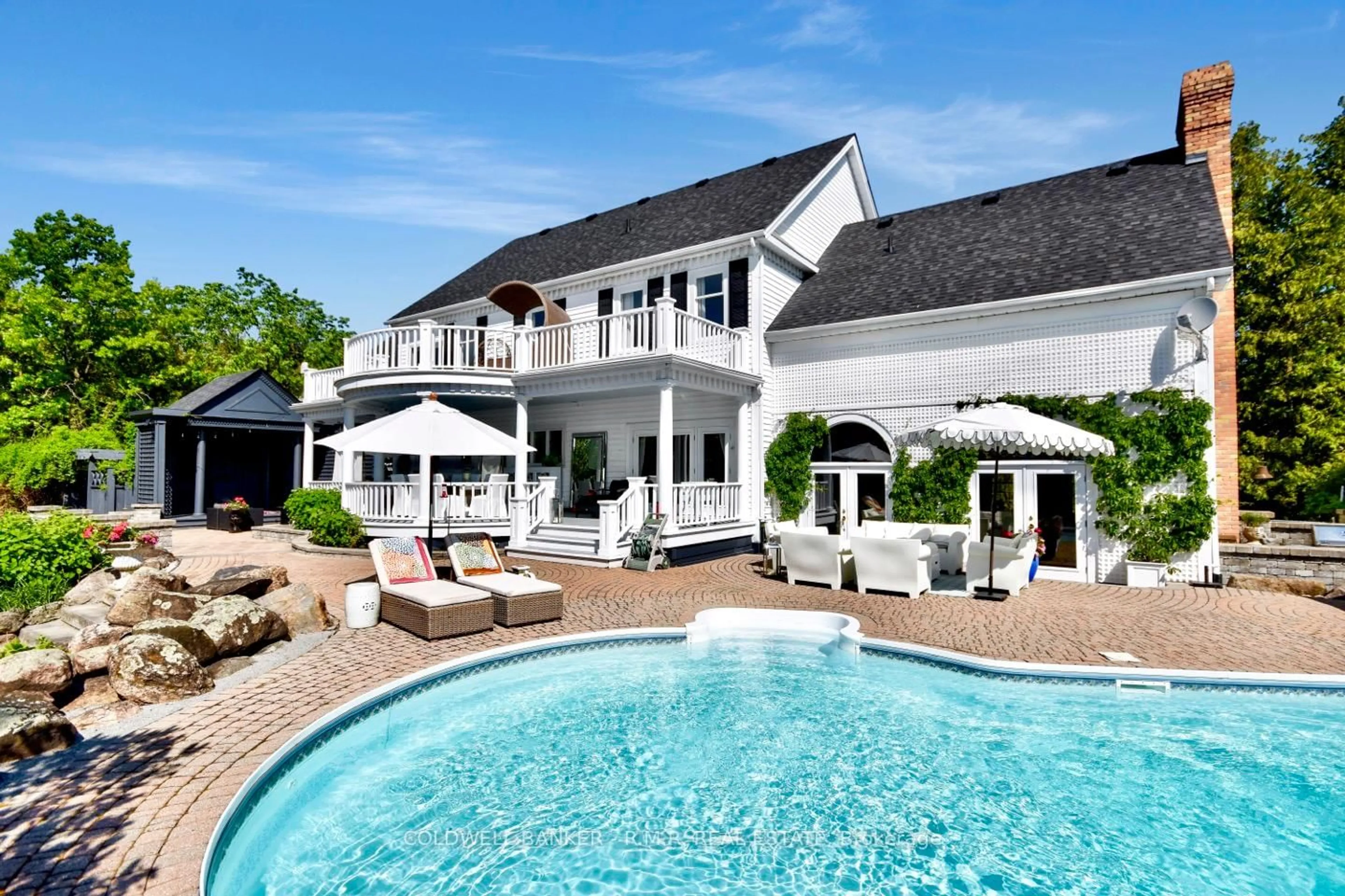 Home with vinyl exterior material, water/lake/river/ocean view for 10 Armitage Ave, Kawartha Lakes Ontario K0M 2T0