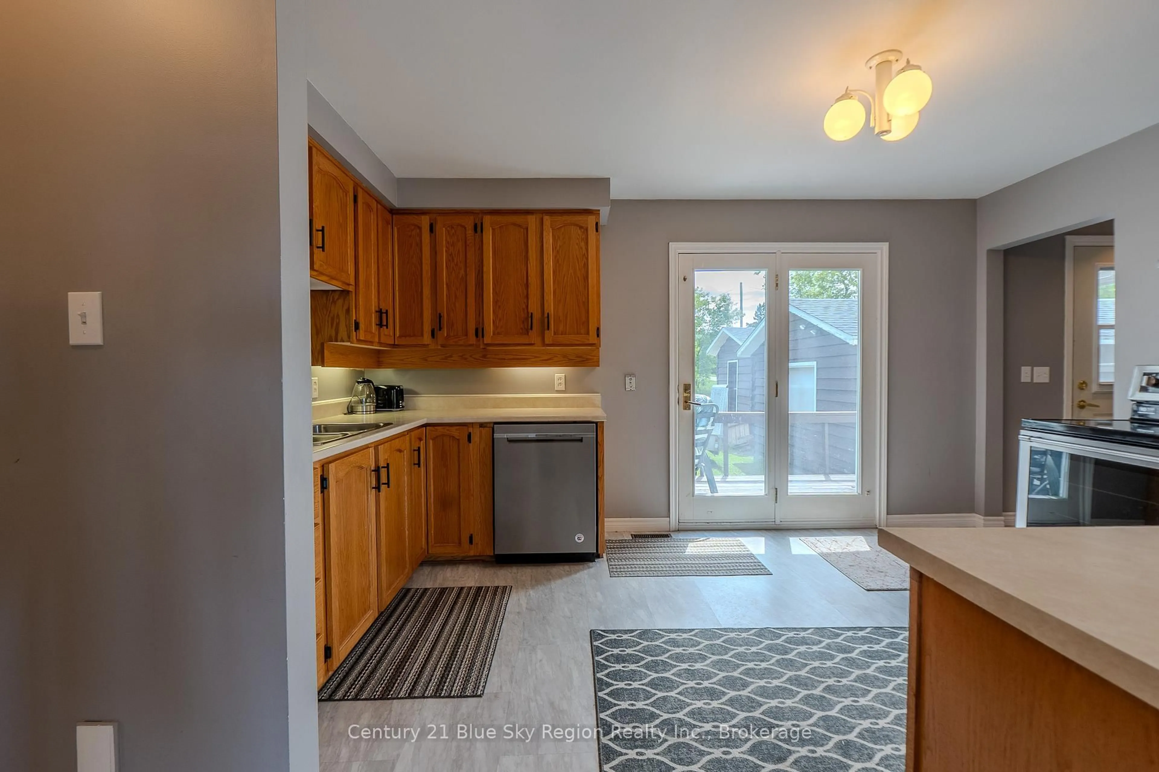 Standard kitchen, ceramic/tile floor for 391 Mattawan St, Mattawa Ontario P0H 1V0
