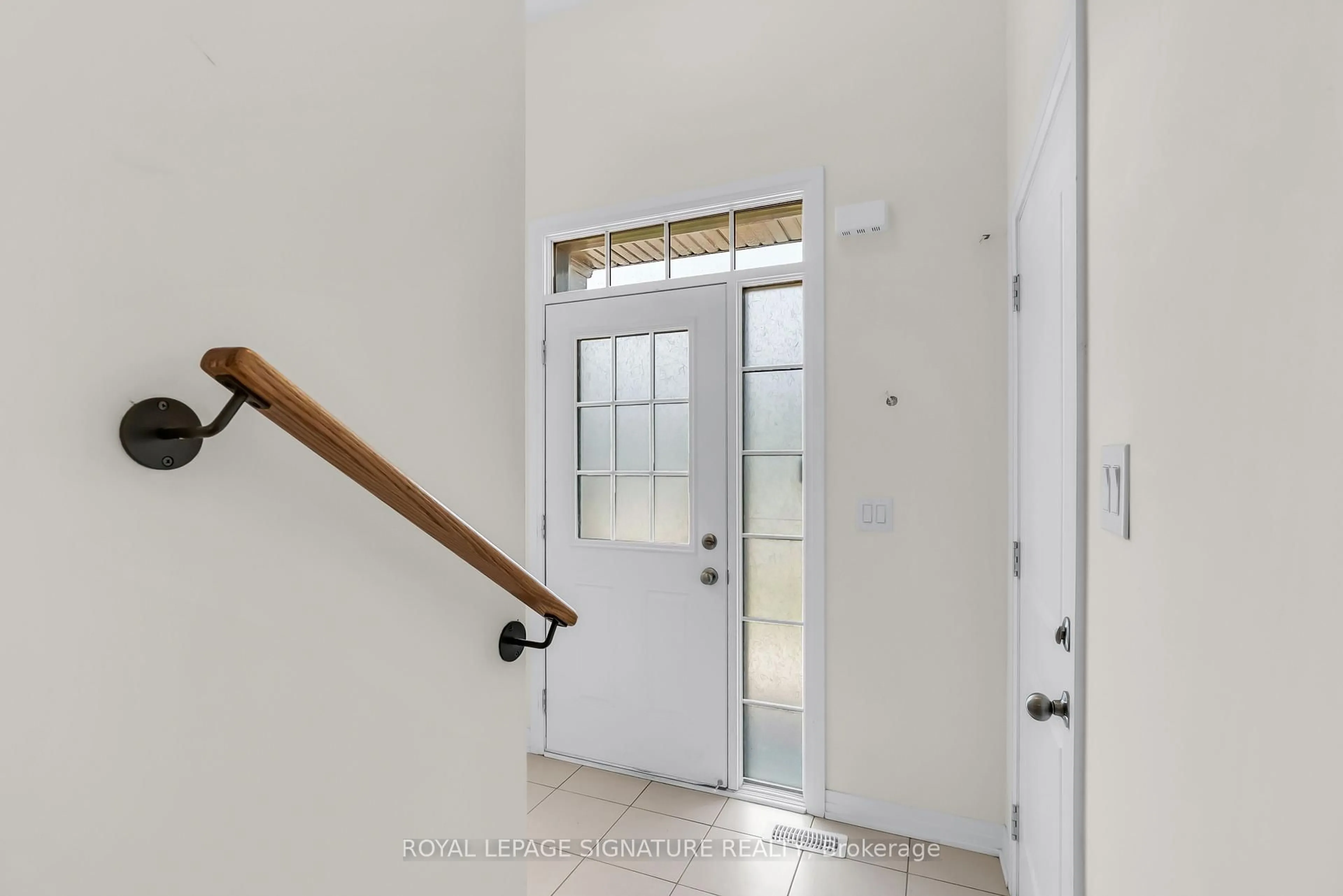 Indoor entryway for 126 Waters Way, Wellington North Ontario N0G 1A0