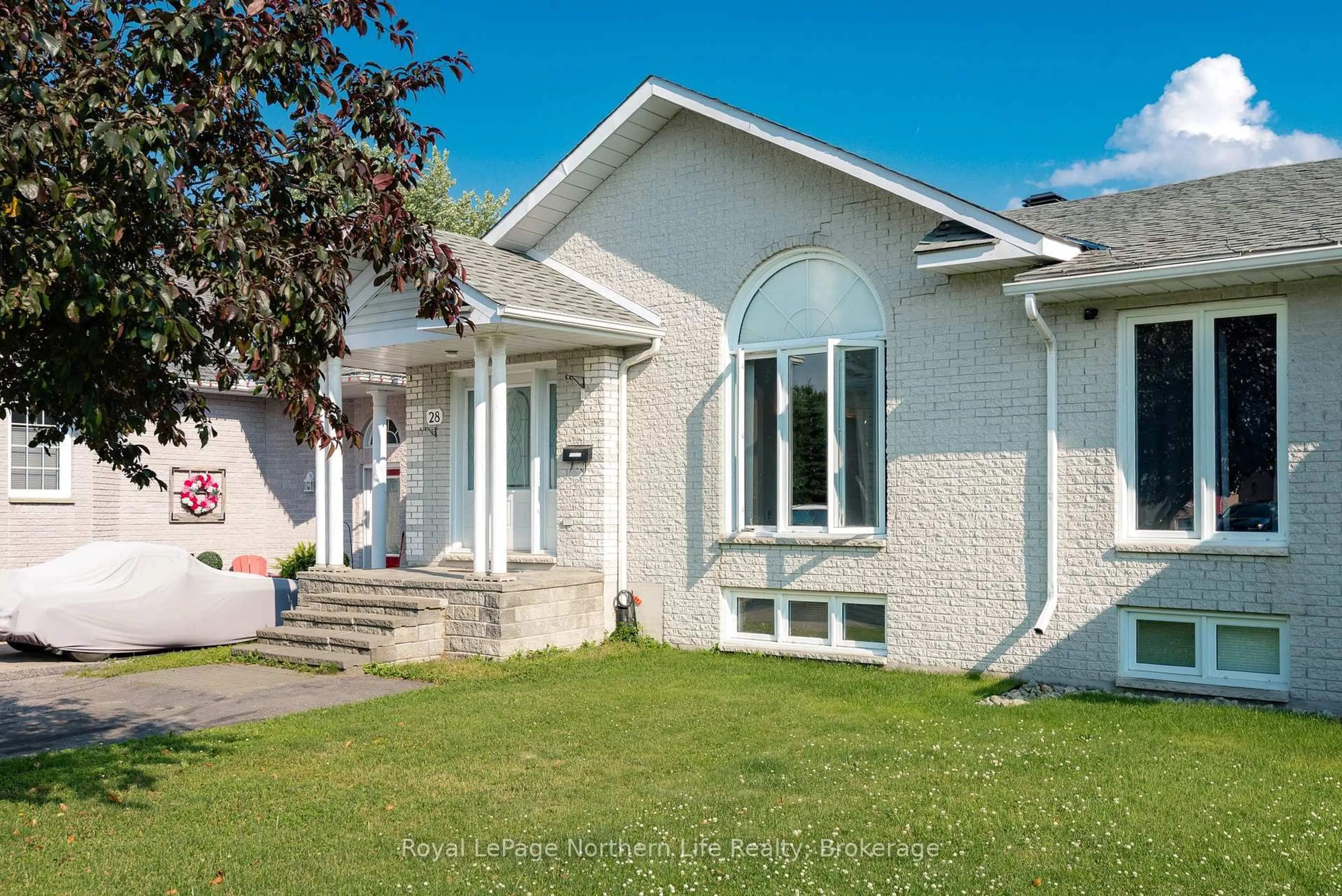 Home with vinyl exterior material, street for 28 Mariah St, North Bay Ontario P1A 4L9
