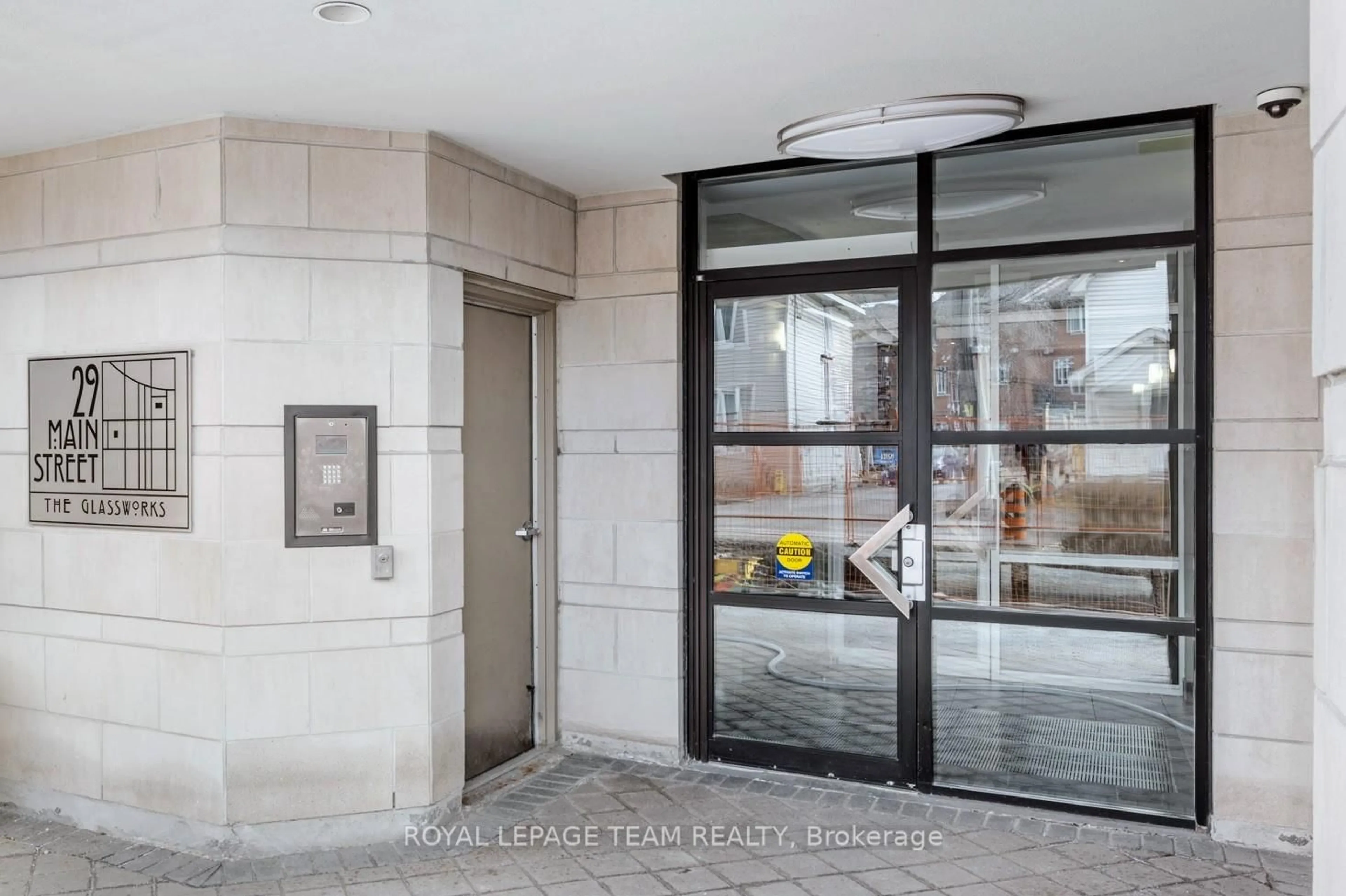Indoor foyer for 29 Main St #301, Ottawa Ontario K1S 1B1