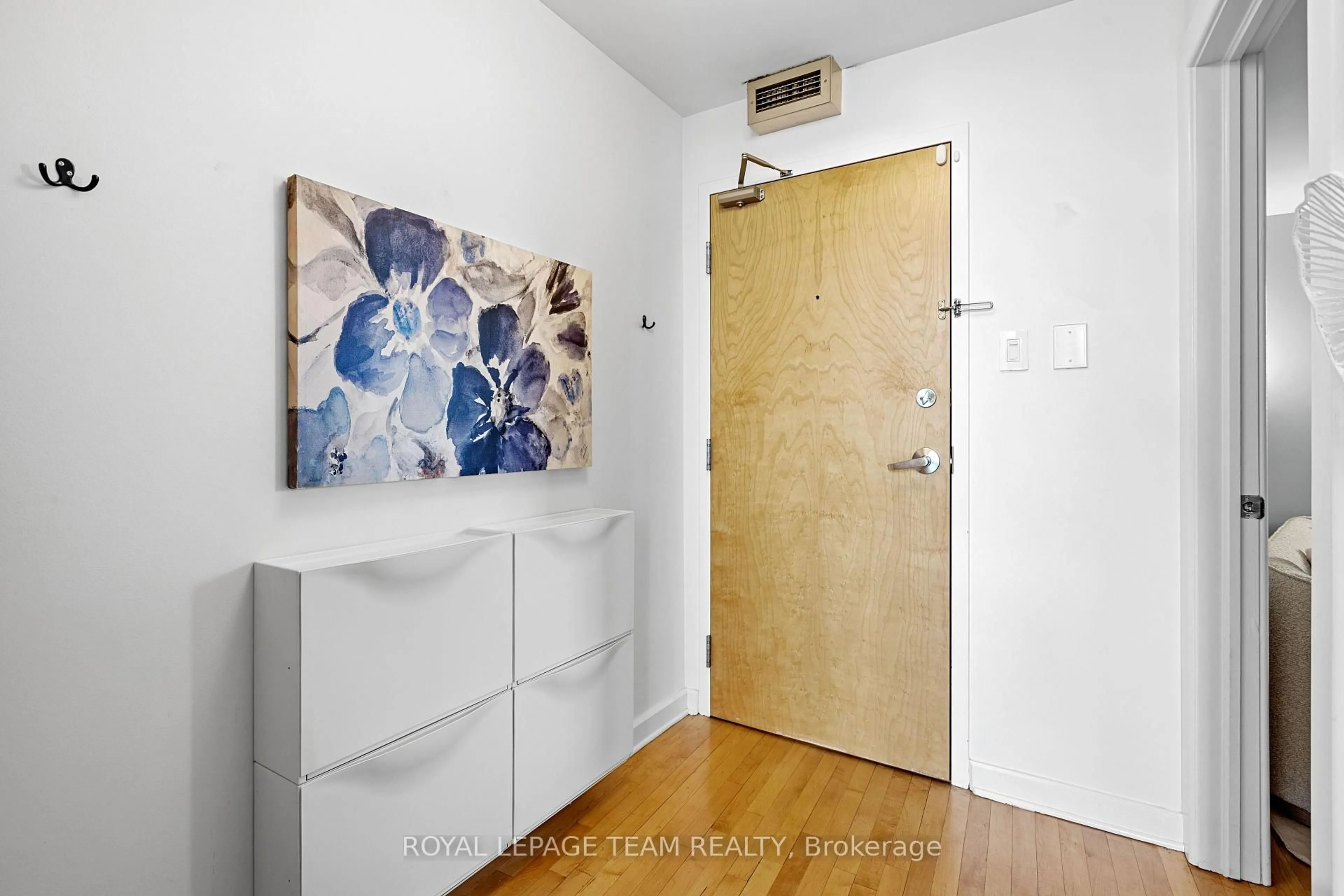 Indoor entryway for 29 Main St #301, Ottawa Ontario K1S 1B1