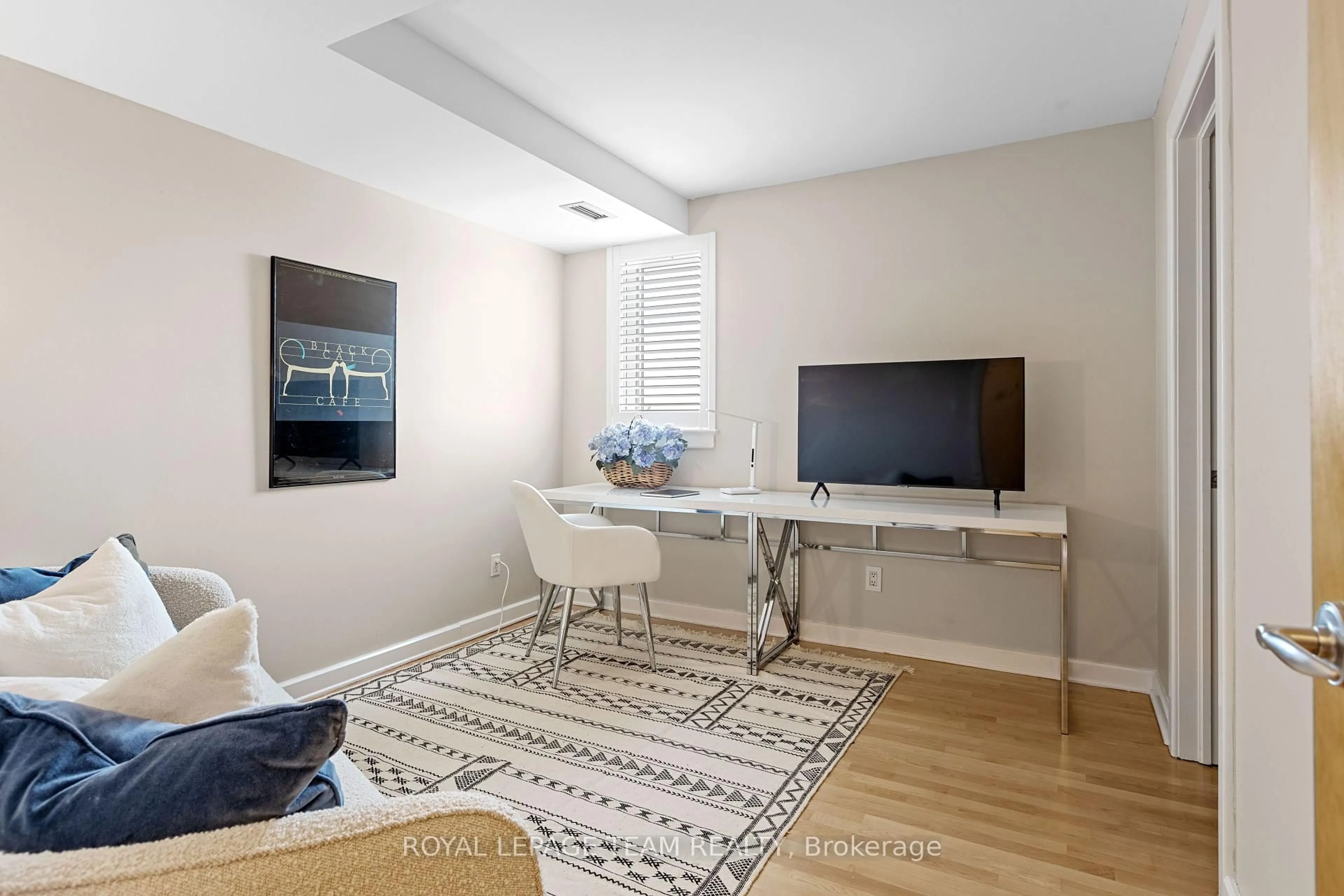 A pic of a room for 29 Main St #301, Ottawa Ontario K1S 1B1
