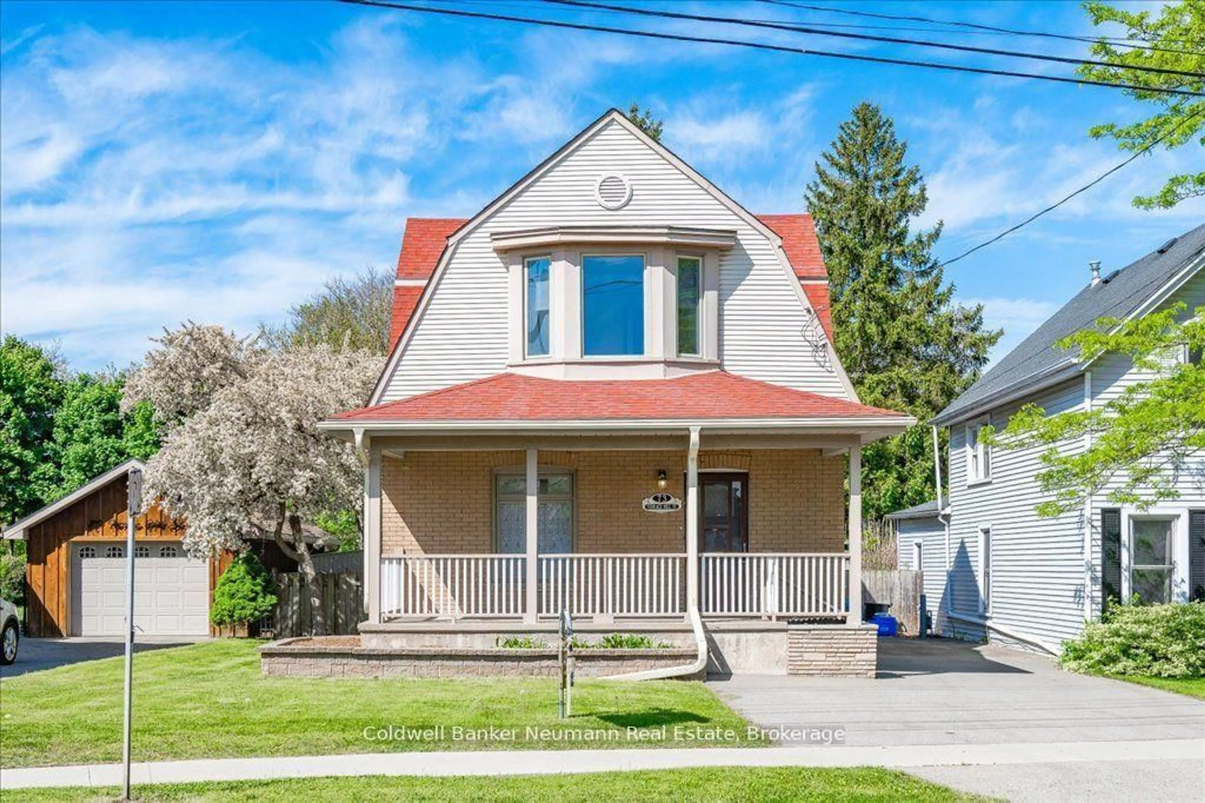 Home with vinyl exterior material, street for 73 Terrace Hill St, Brantford Ontario N3R 1G2