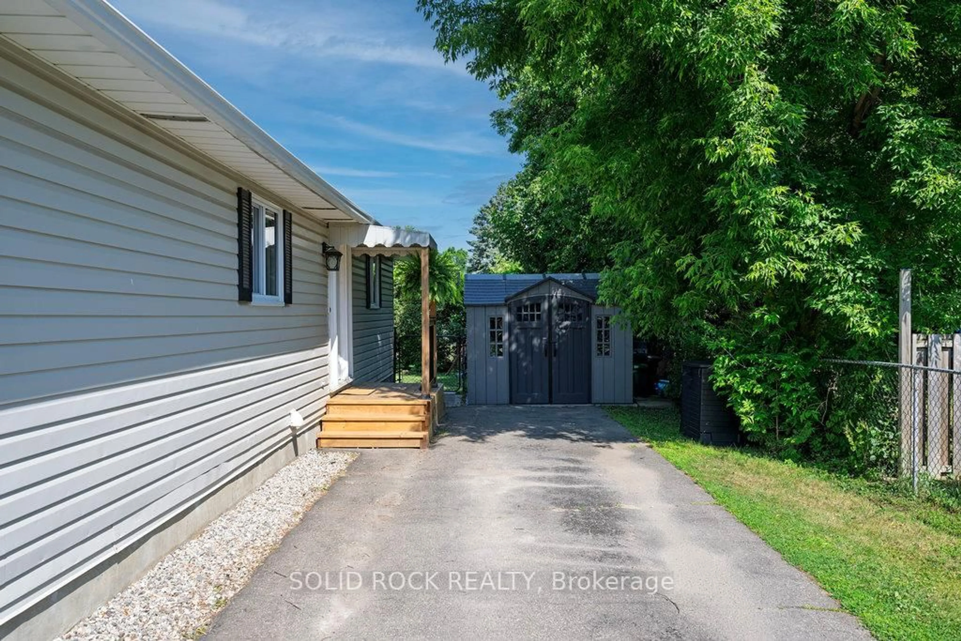 Unknown for 207 George St, North Grenville Ontario K0G 1J0