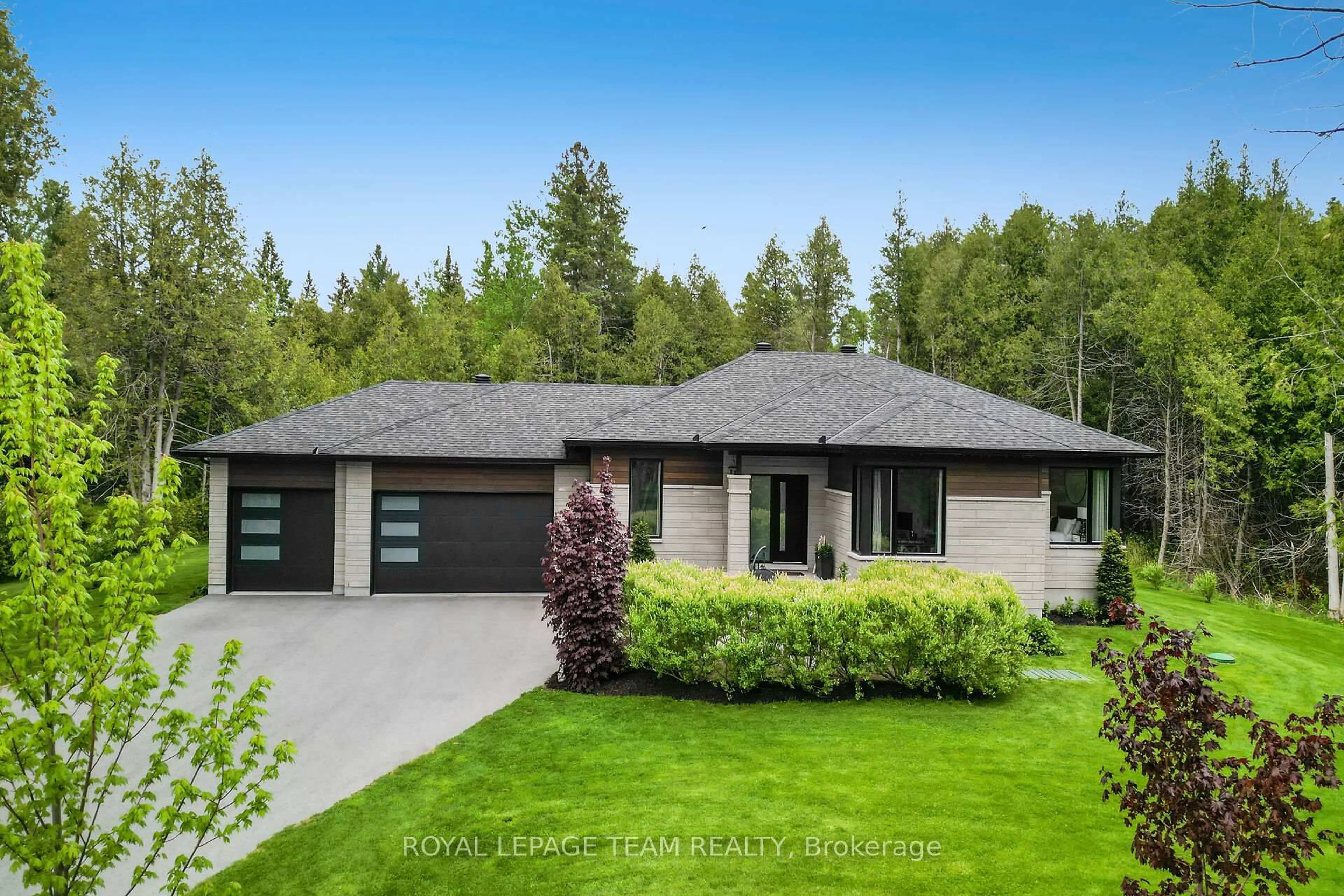 Home with vinyl exterior material, street for 295 Ridgemont Dr, Ashton Ontario K0A 1B0