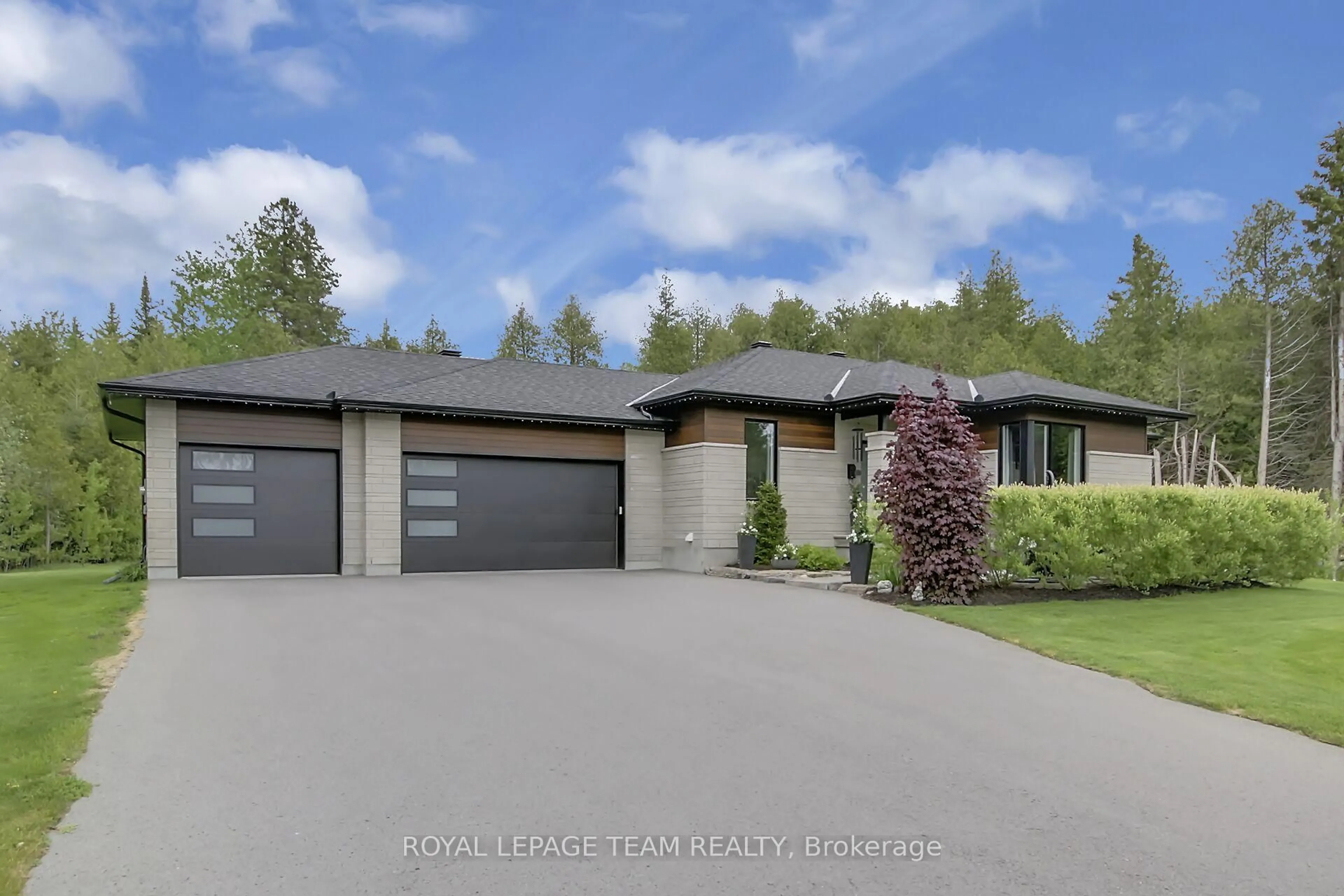 Home with vinyl exterior material, street for 295 Ridgemont Dr, Ashton Ontario K0A 1B0