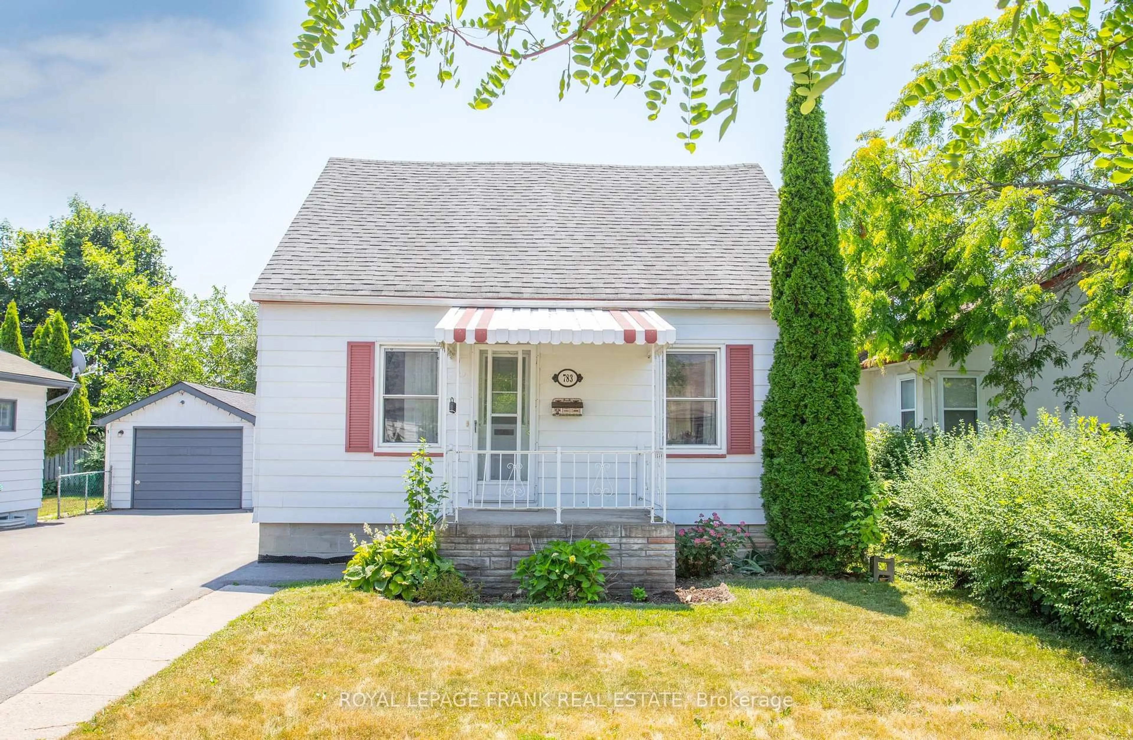 Home with vinyl exterior material, street for 783 New Romaine St, Peterborough Central Ontario K9J 2E7