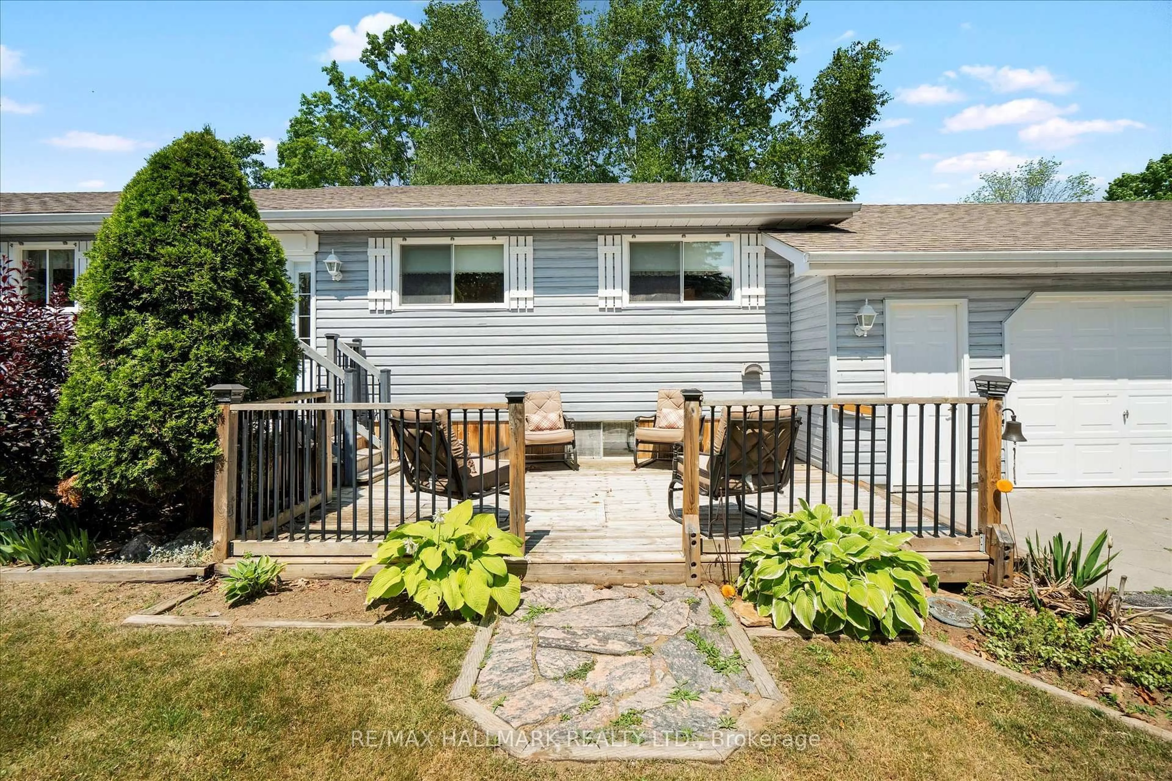 Home with vinyl exterior material, street for 6 Evans Dr, Kawartha Lakes Ontario K0M 1N0