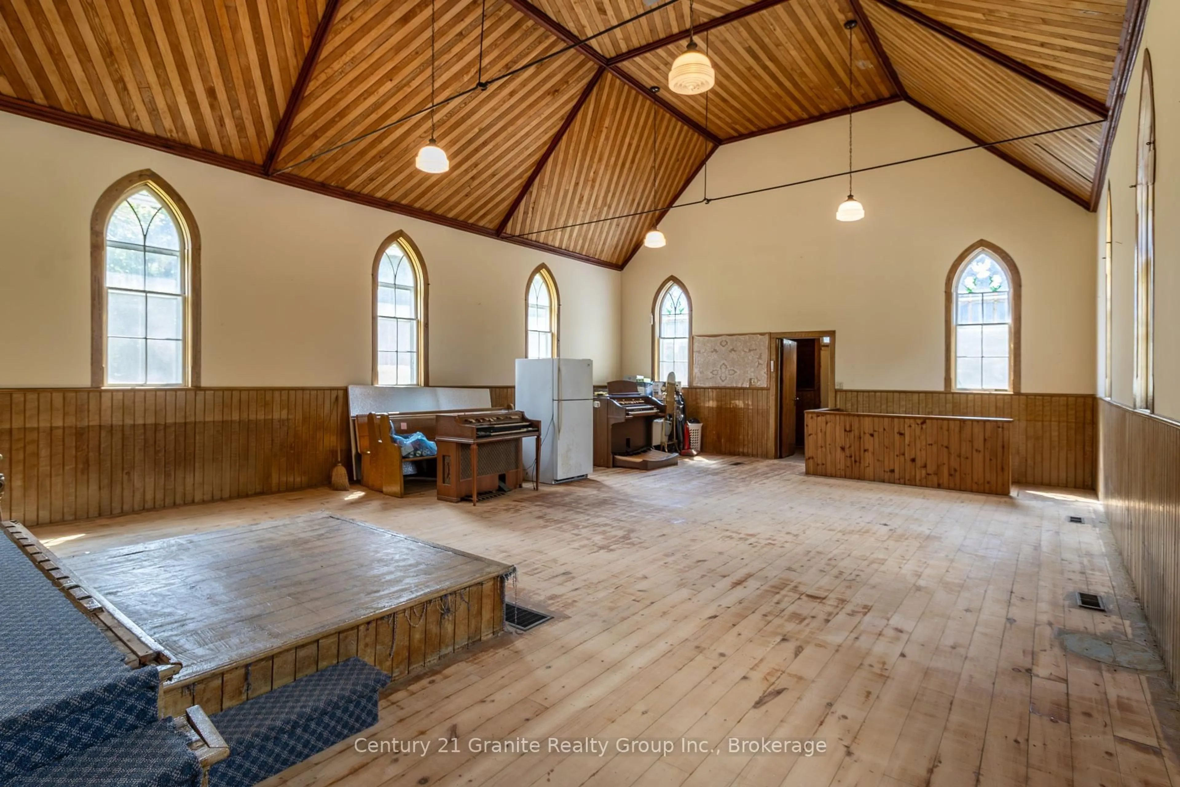 A pic of a room for 10961 Highway 118, Algonquin Highlands Ontario K0M 1J1