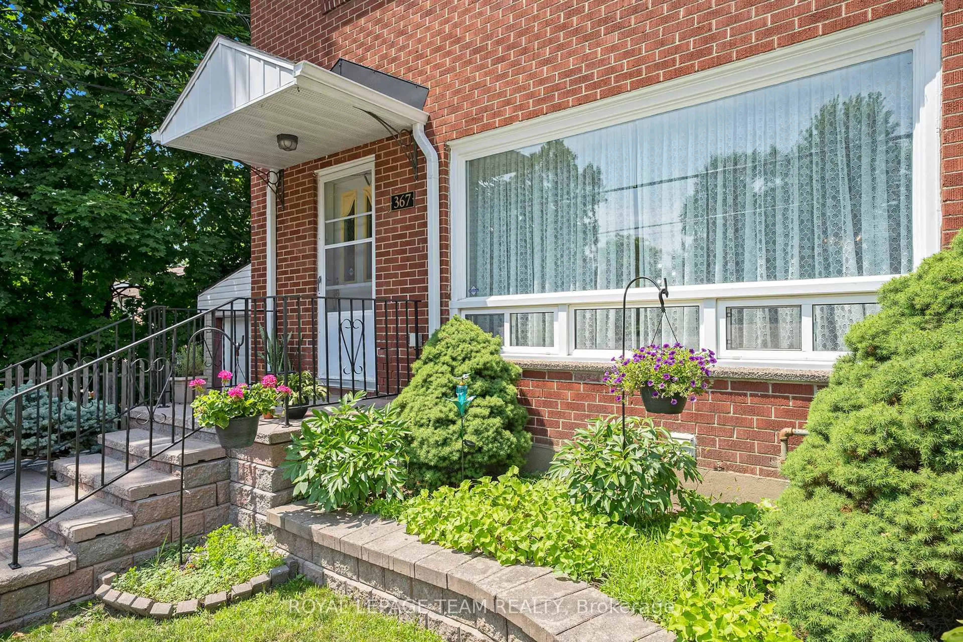 Home with brick exterior material, street for 367 Ravenhill Ave, Ottawa Ontario K2A 0J5