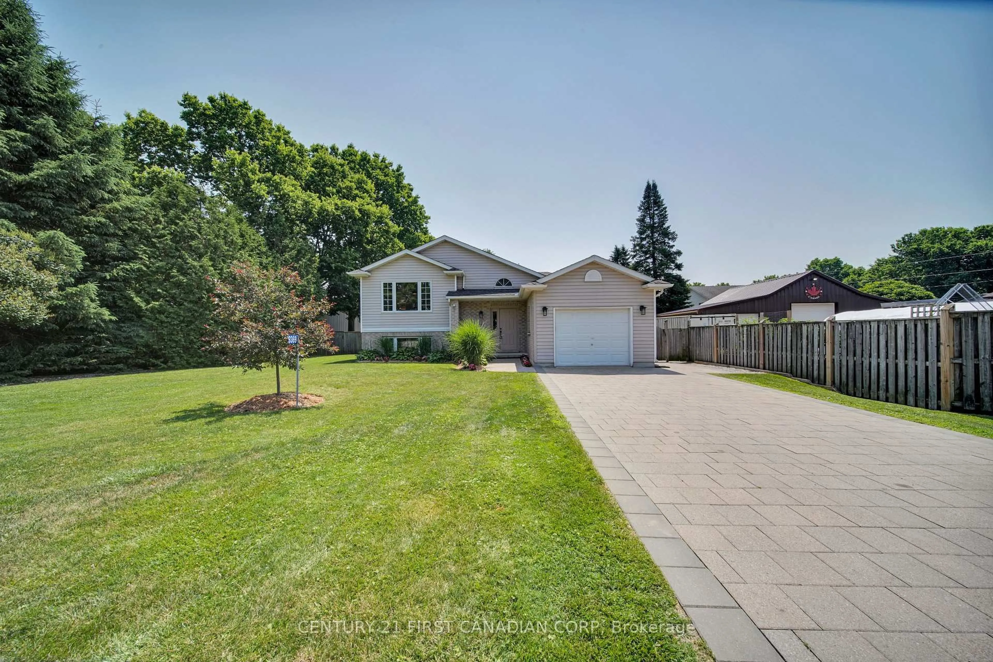 A pic from outside/outdoor area/front of a property/back of a property/a pic from drone, street for 9369 Birmingham St, Middlesex Centre Ontario N0L 1E0