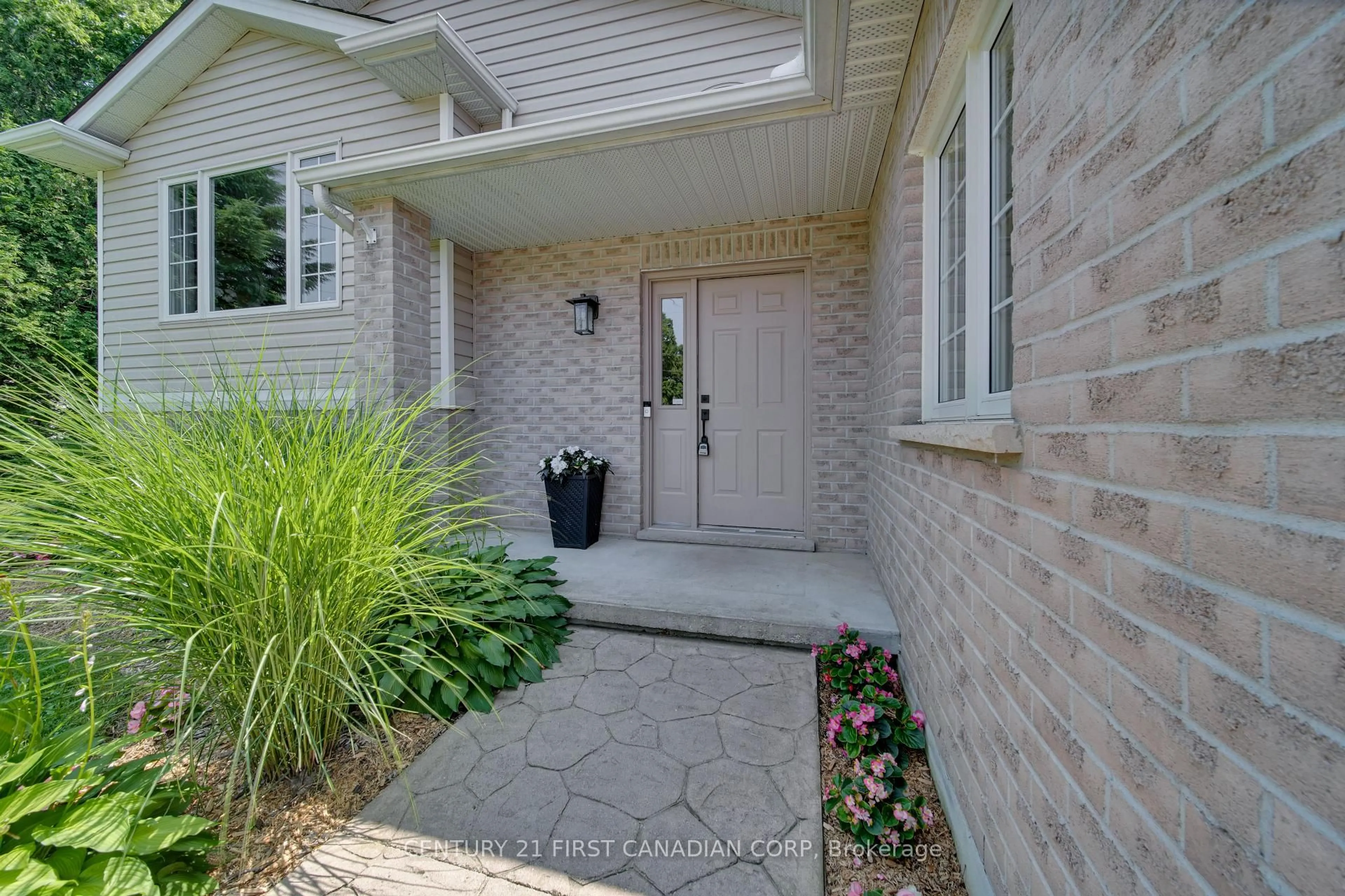 Unknown for 9369 Birmingham St, Middlesex Centre Ontario N0L 1E0