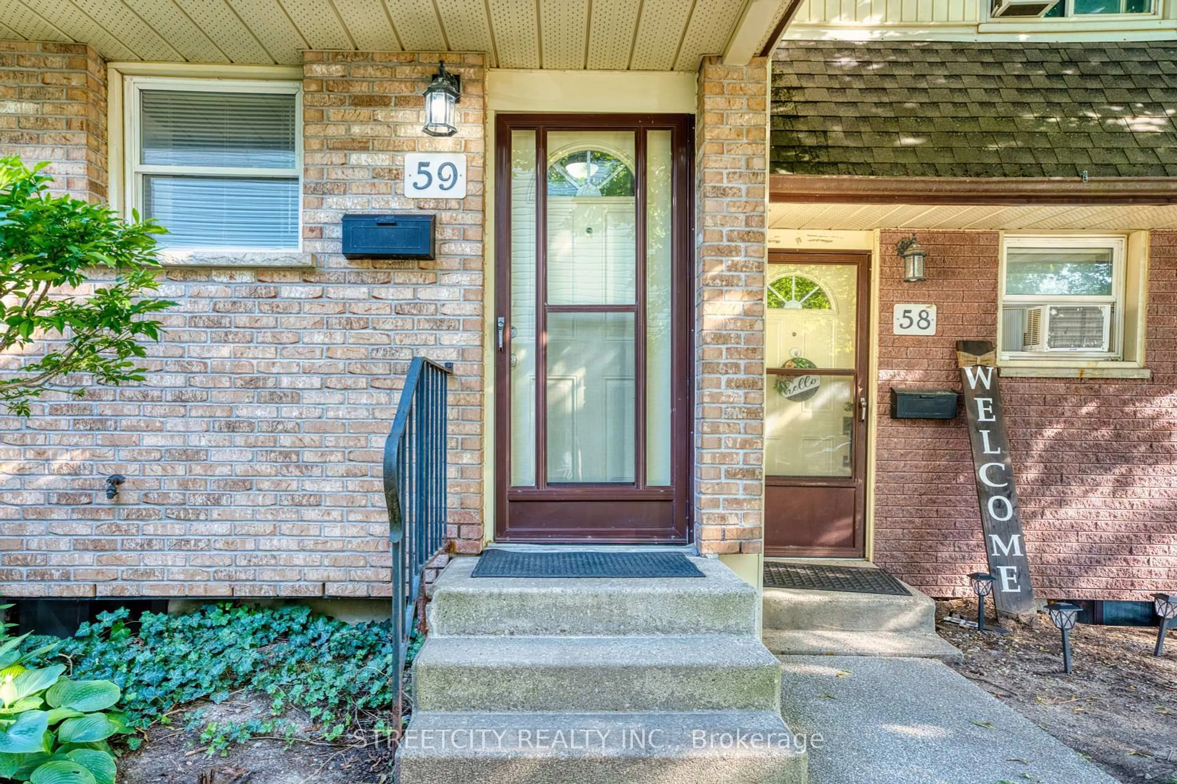 Indoor entryway for 1919 Trafalgar St #59, London East Ontario N5V 1A1