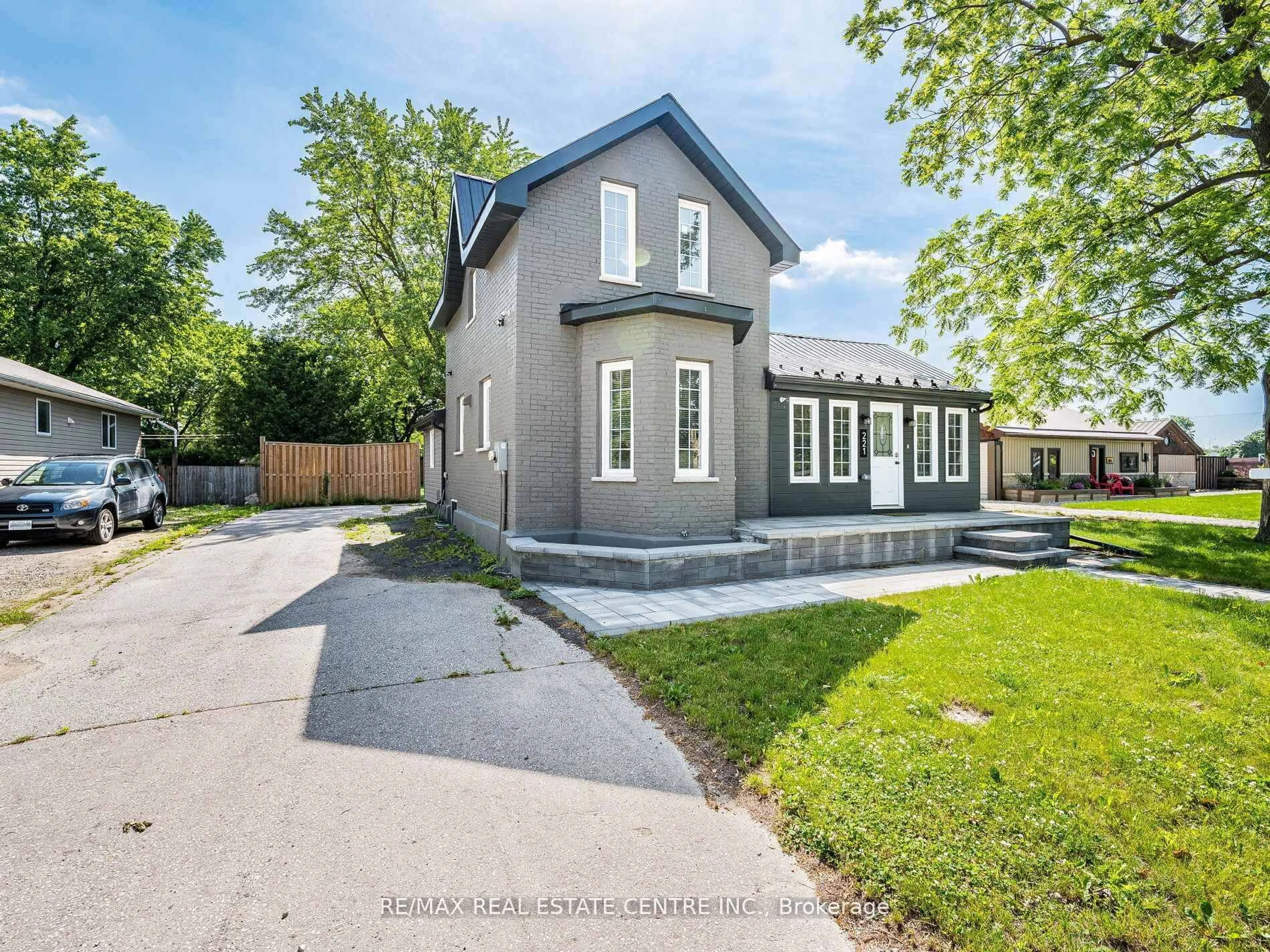 Unknown for 221 Isabella St, Wellington North Ontario N0G 1A0