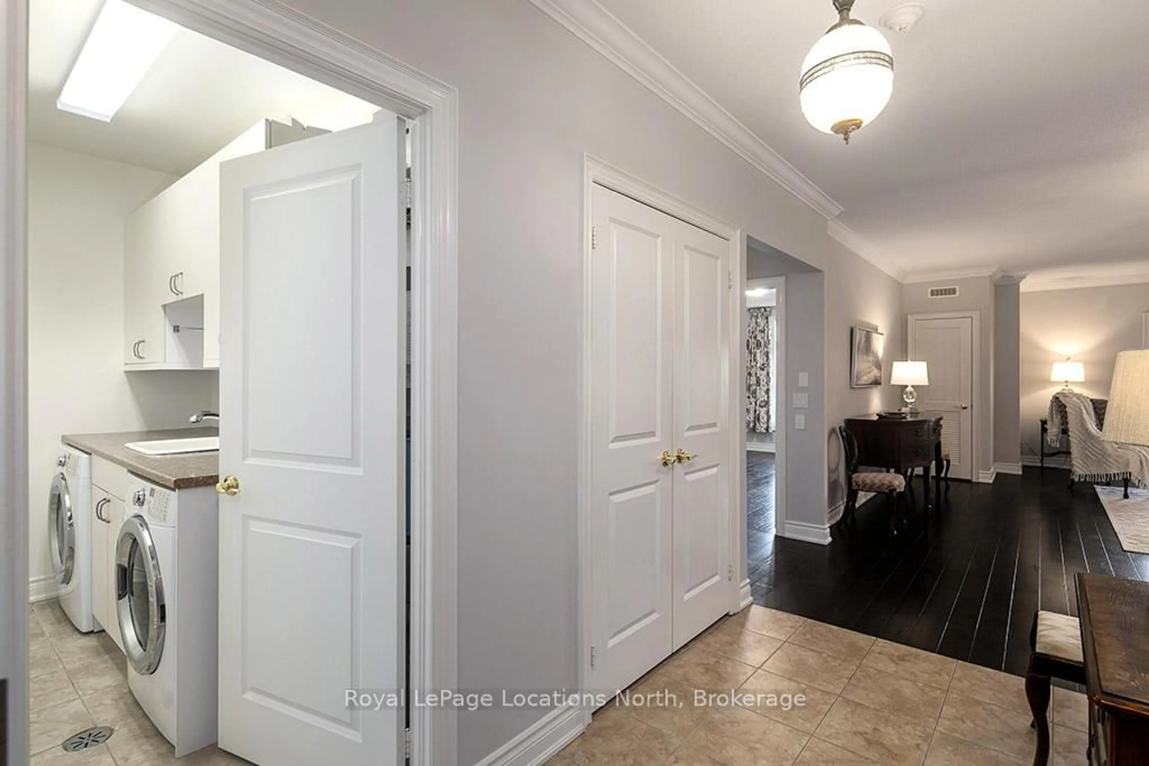 Indoor entryway for 25 Beaver St #203, Blue Mountains Ontario N0H 2P0