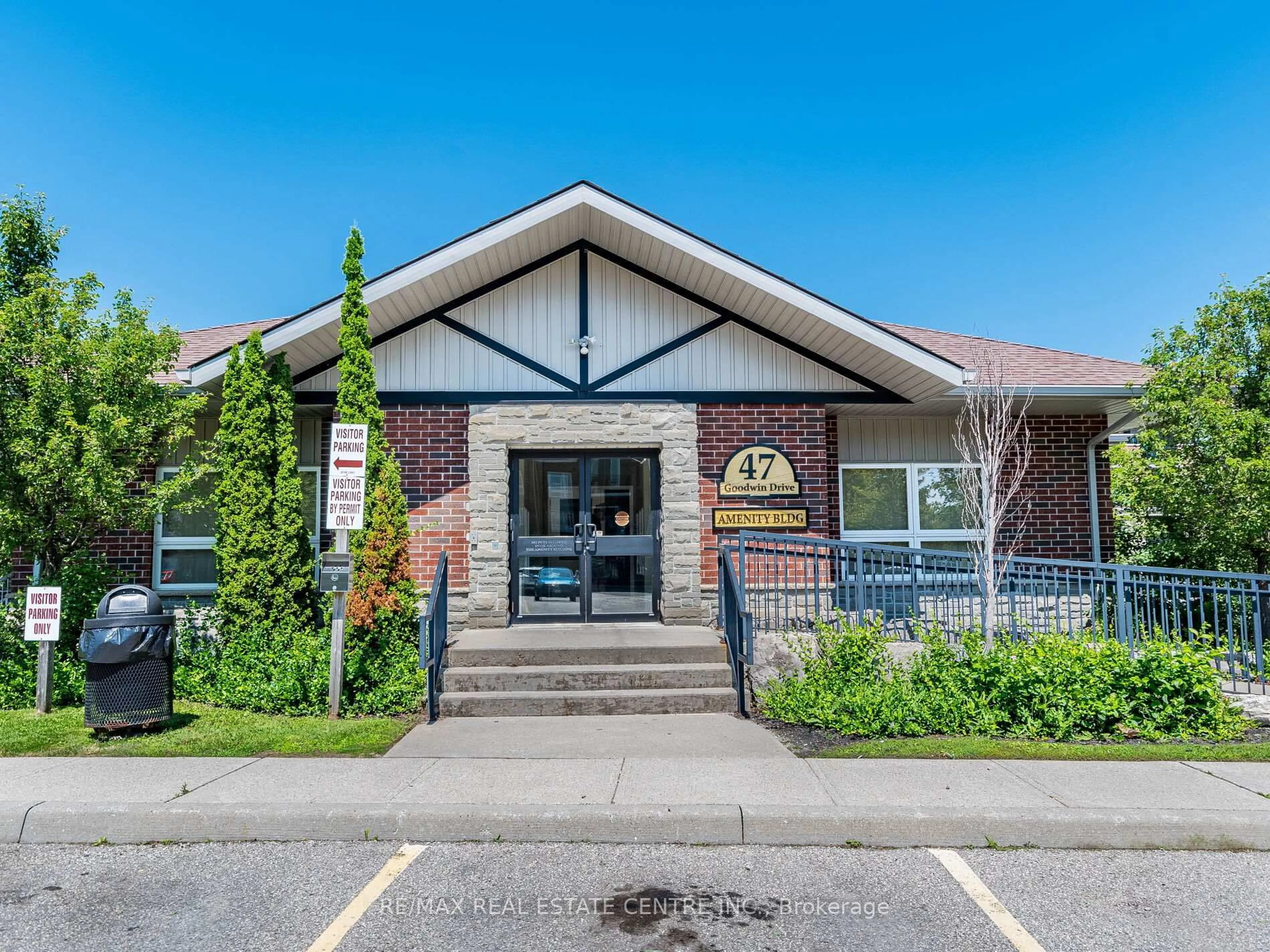 Indoor foyer for 41 Goodwin Dr #109, Guelph Ontario N1L 0E7
