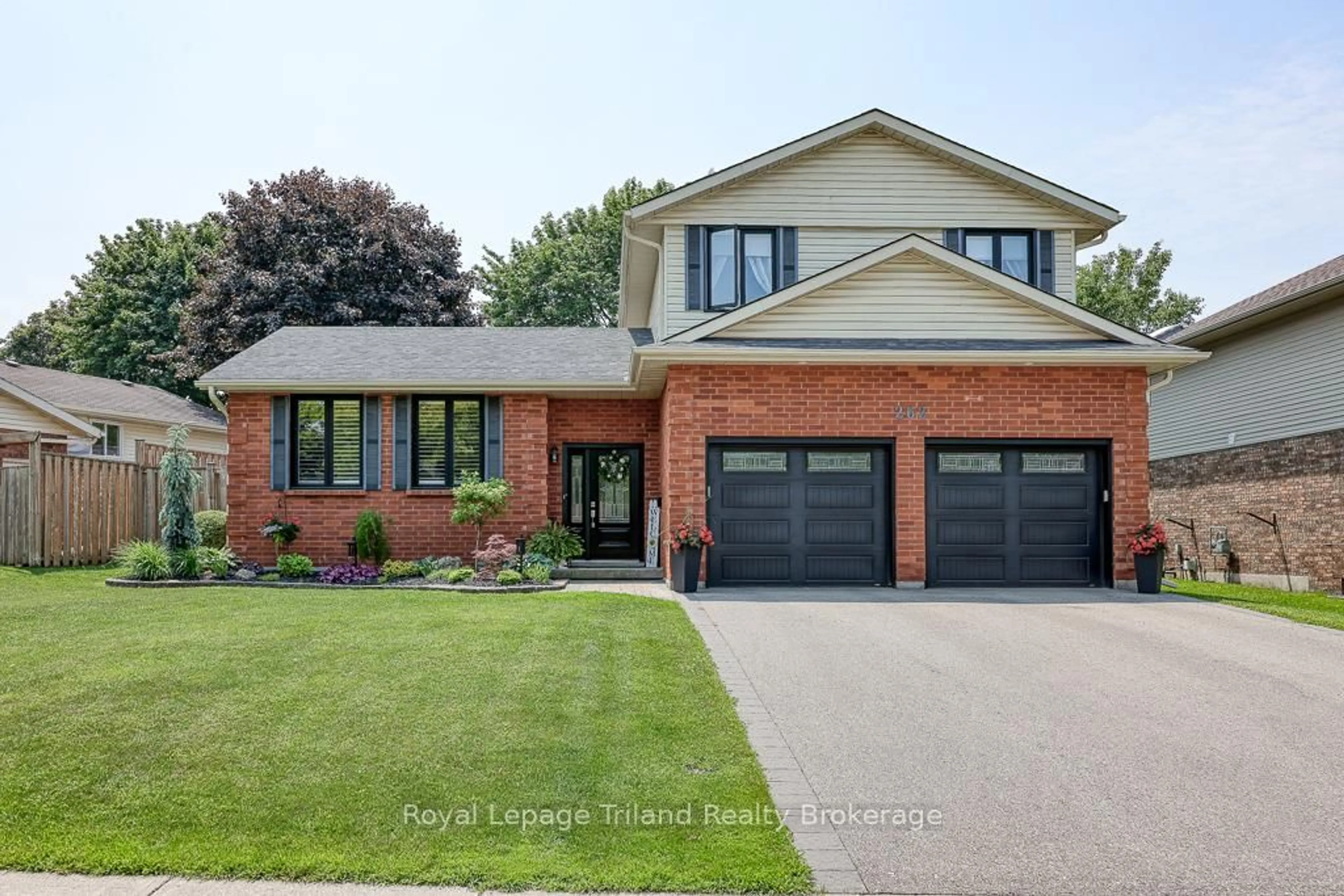 Home with brick exterior material, street for 262 Alder Rd, Ingersoll Ontario N5C 3Z2