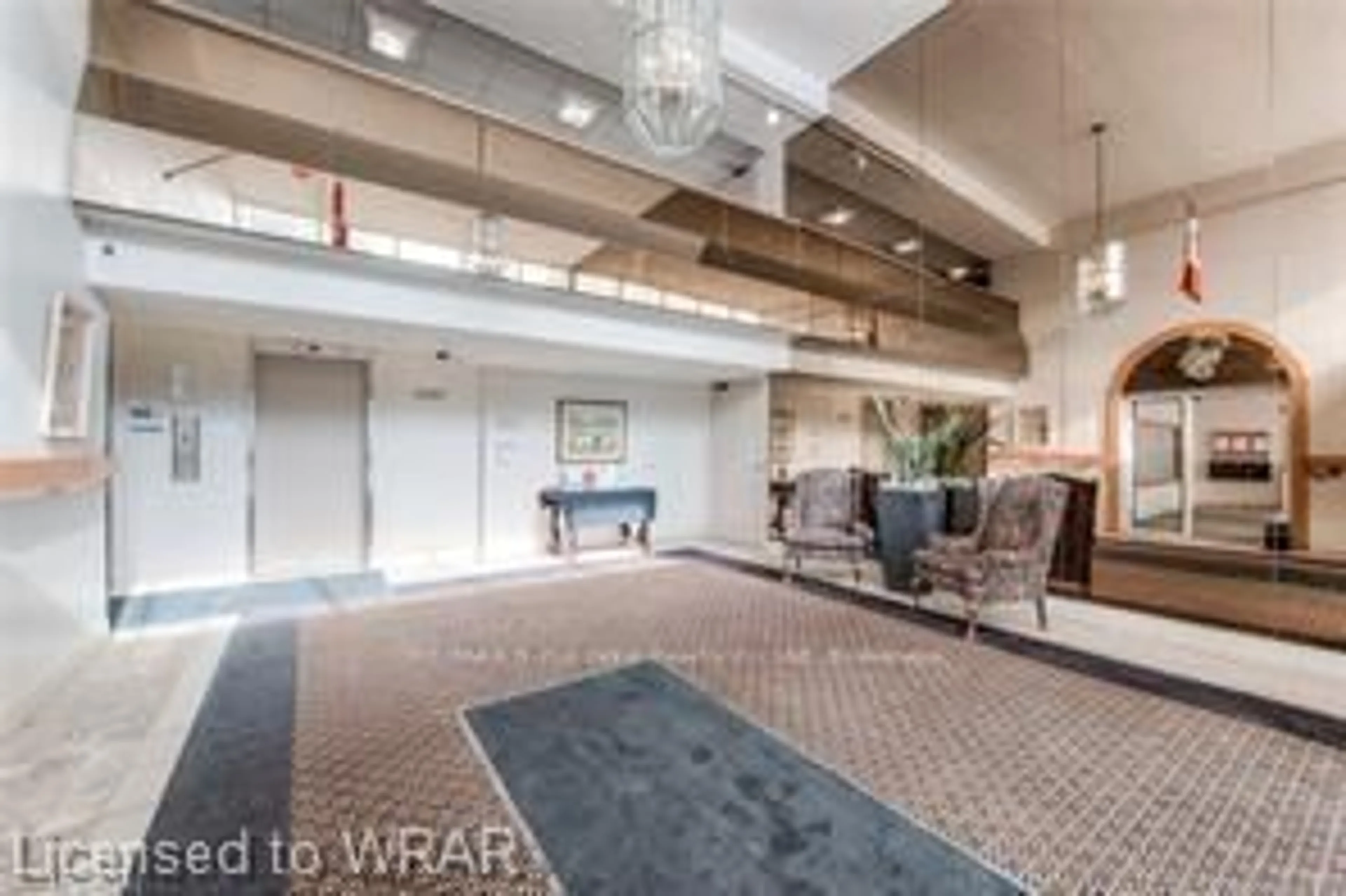 Indoor foyer for 375 King St #1105, Waterloo Ontario N2J 4L6