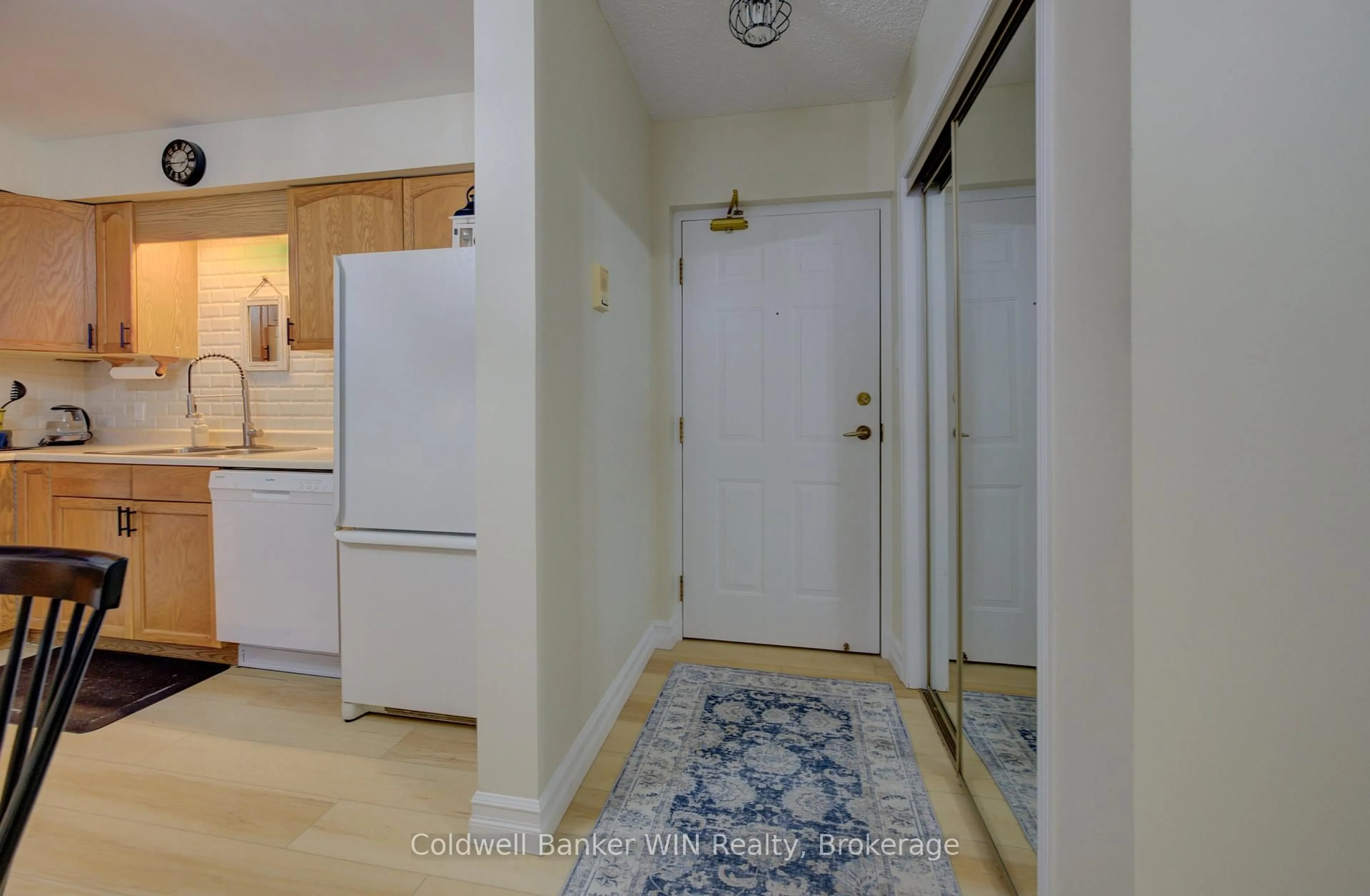 Indoor entryway for 460 Durham St #108, Wellington North Ontario N0G 2L1