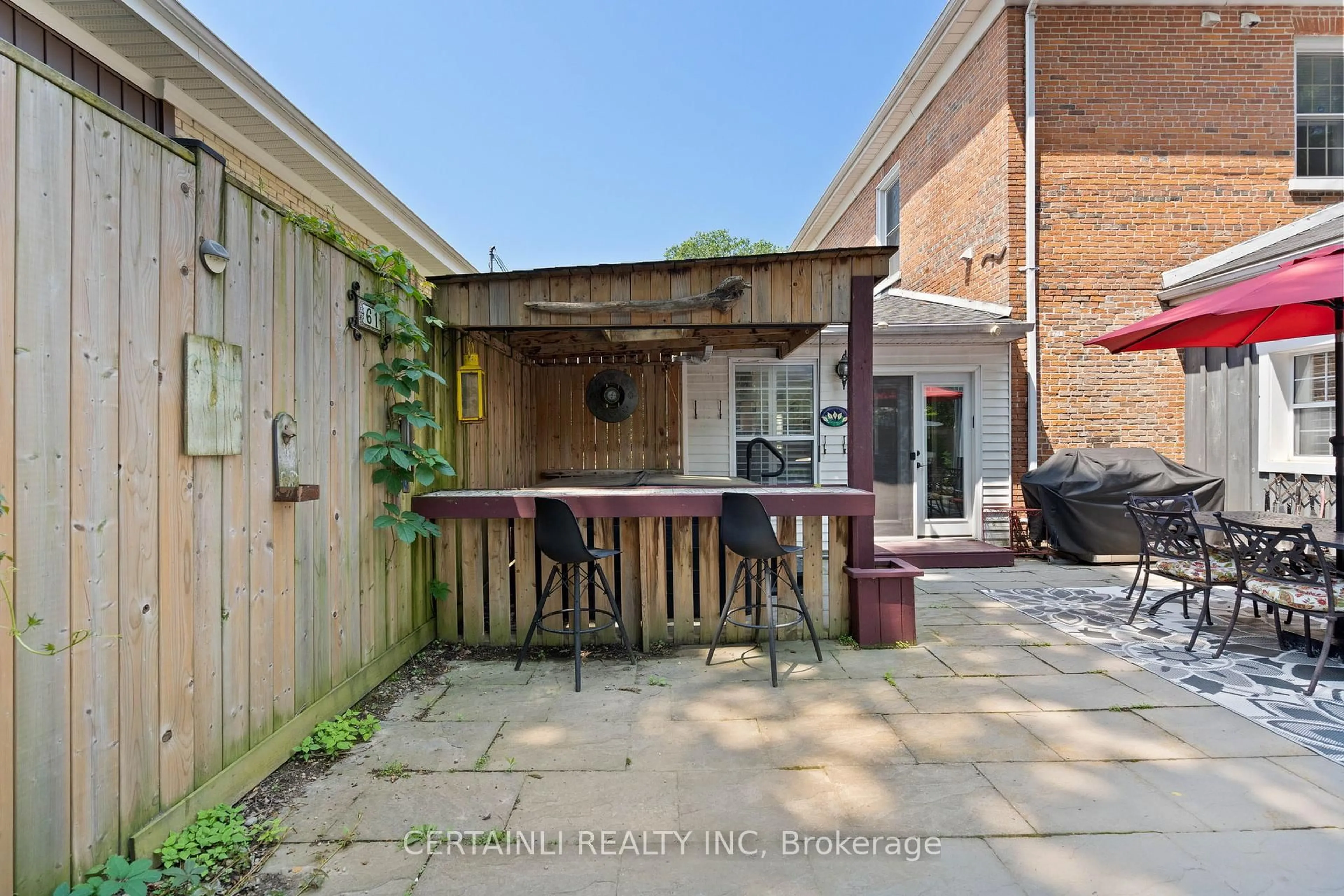 Patio, street for 39 William St, St. Thomas Ontario N5R 3H1