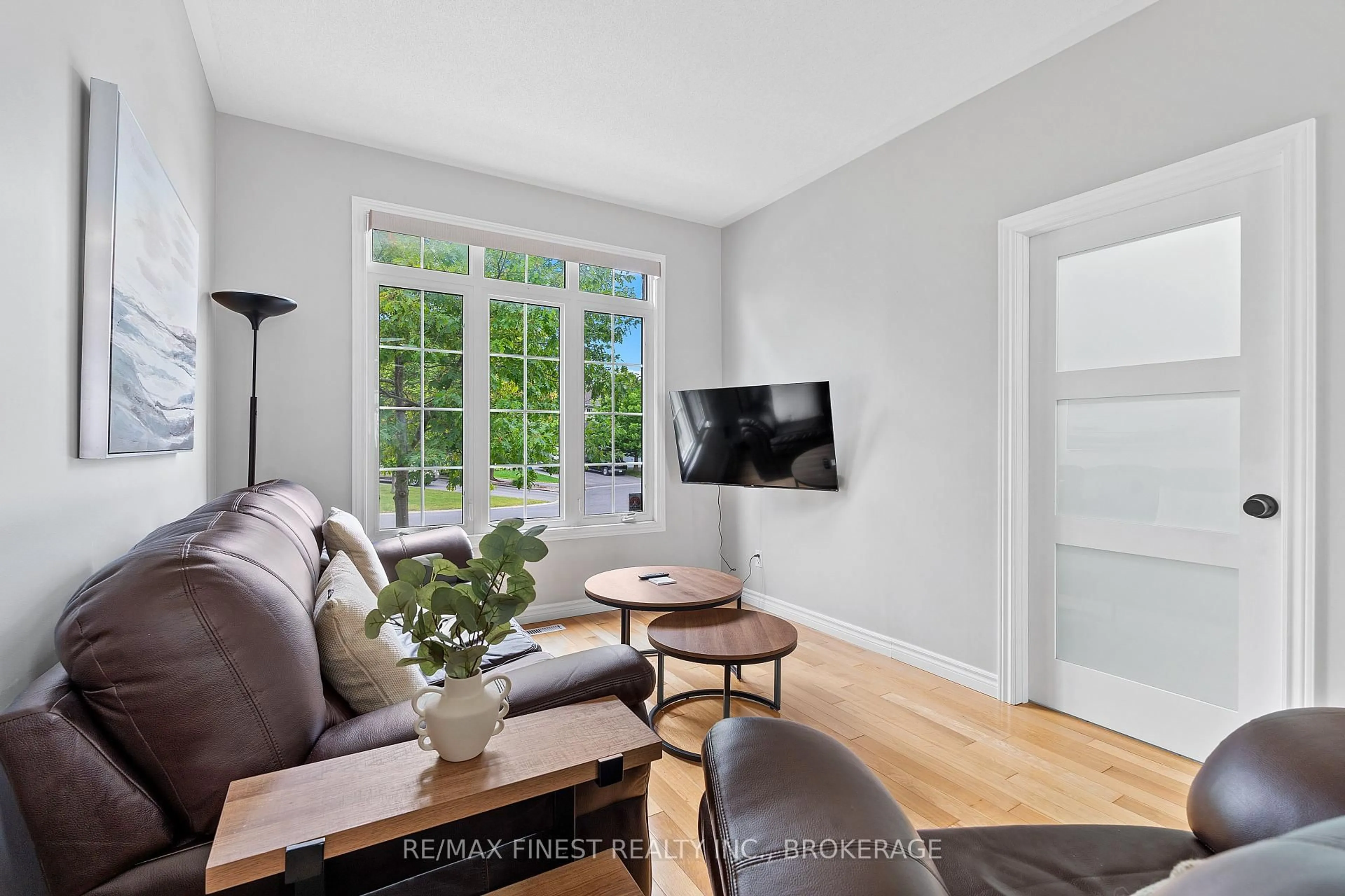 Living room with furniture, unknown for 995 Swanfield St, Kingston Ontario K7M 0A6