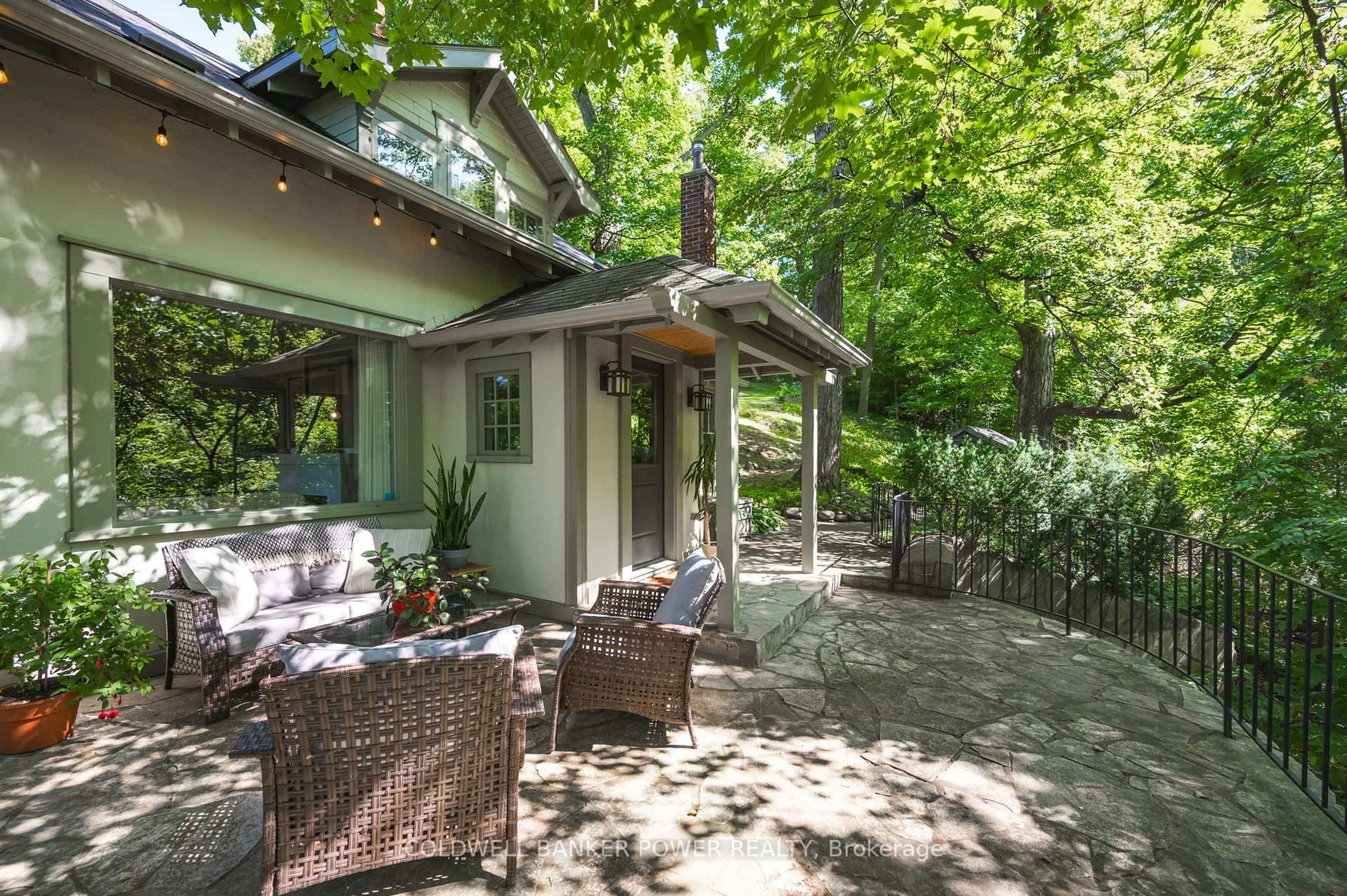 Patio, street for 445 Westmount Dr, London South Ontario N6K 1X4