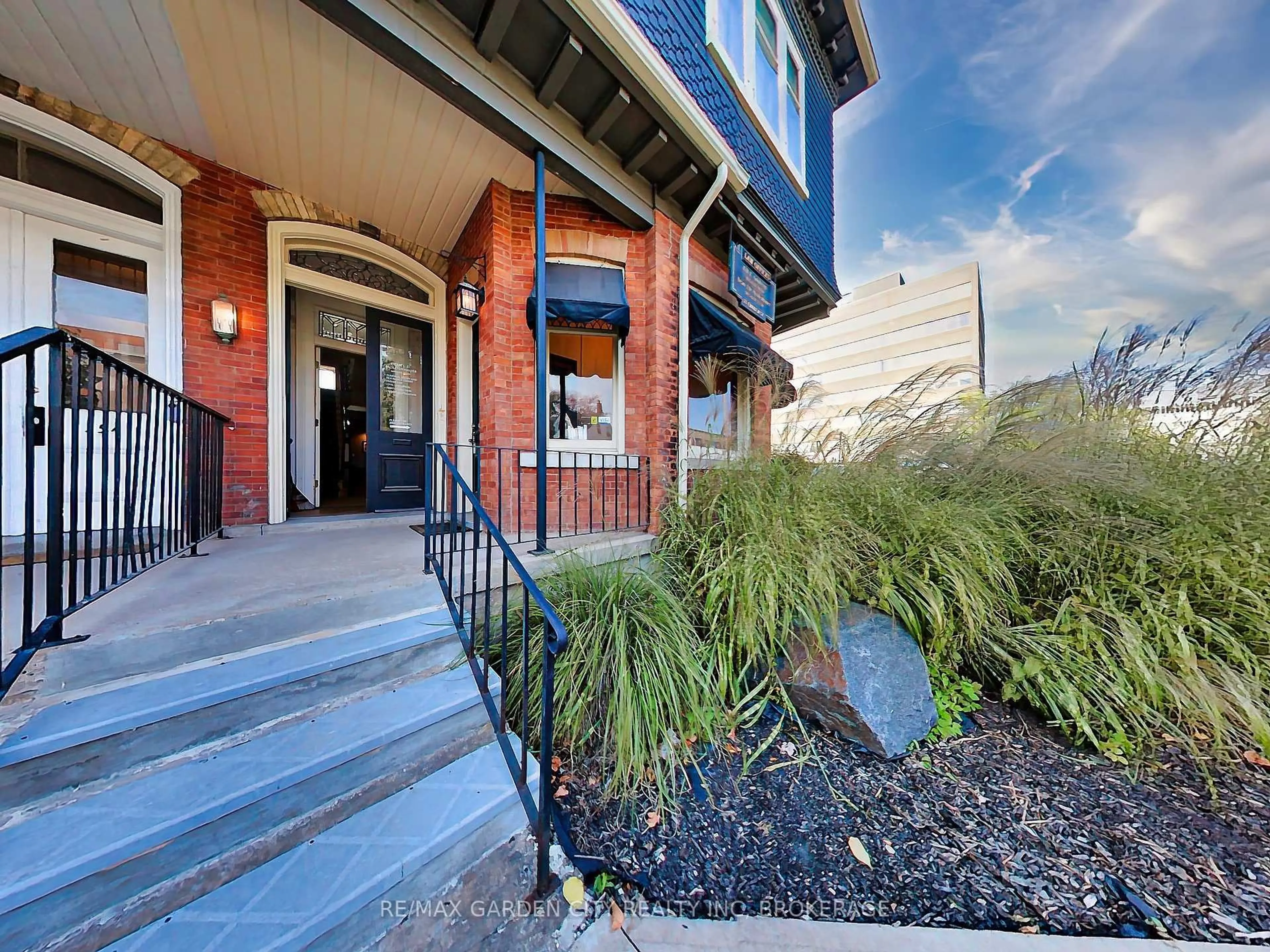 Unknown for 37 Church St, St. Catharines Ontario L2R 3B7